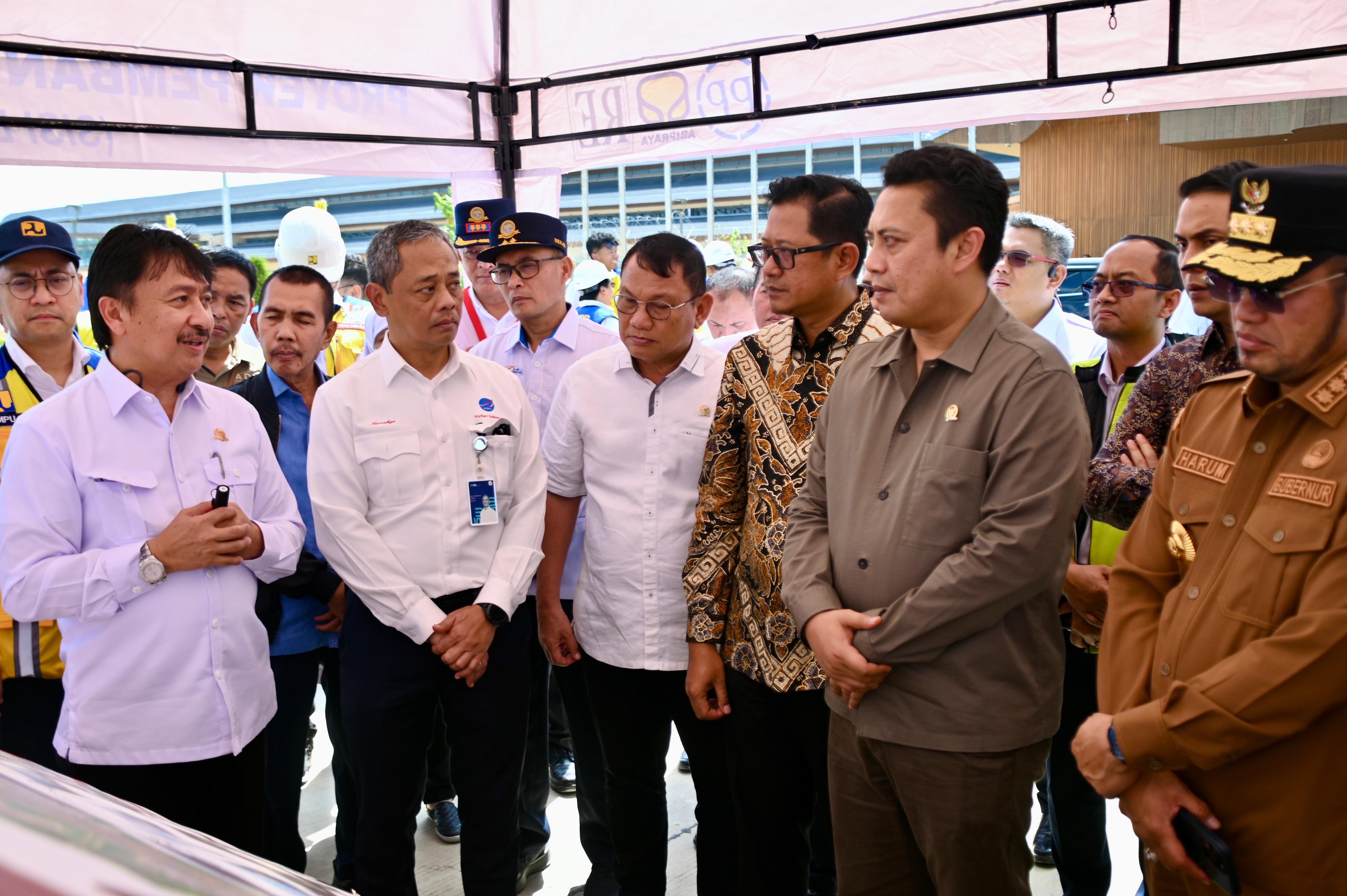 Gambar Artikel DPR RI Komisi V kunjungi Bandar Ud...