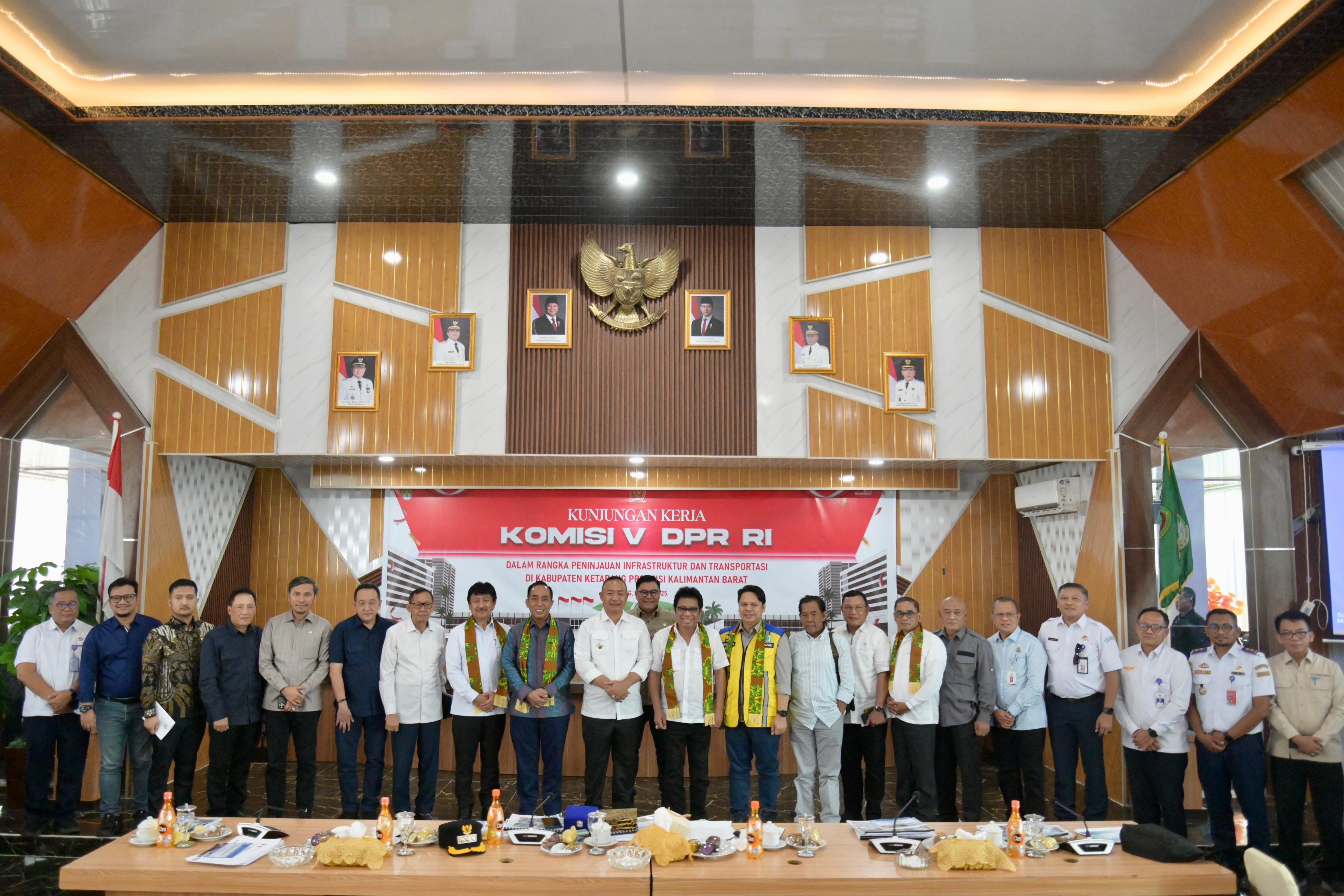 Gambar Berita Terbaru Tinjau Operasional Bandar Udara di Ketapang, Dirjen Perhubun...