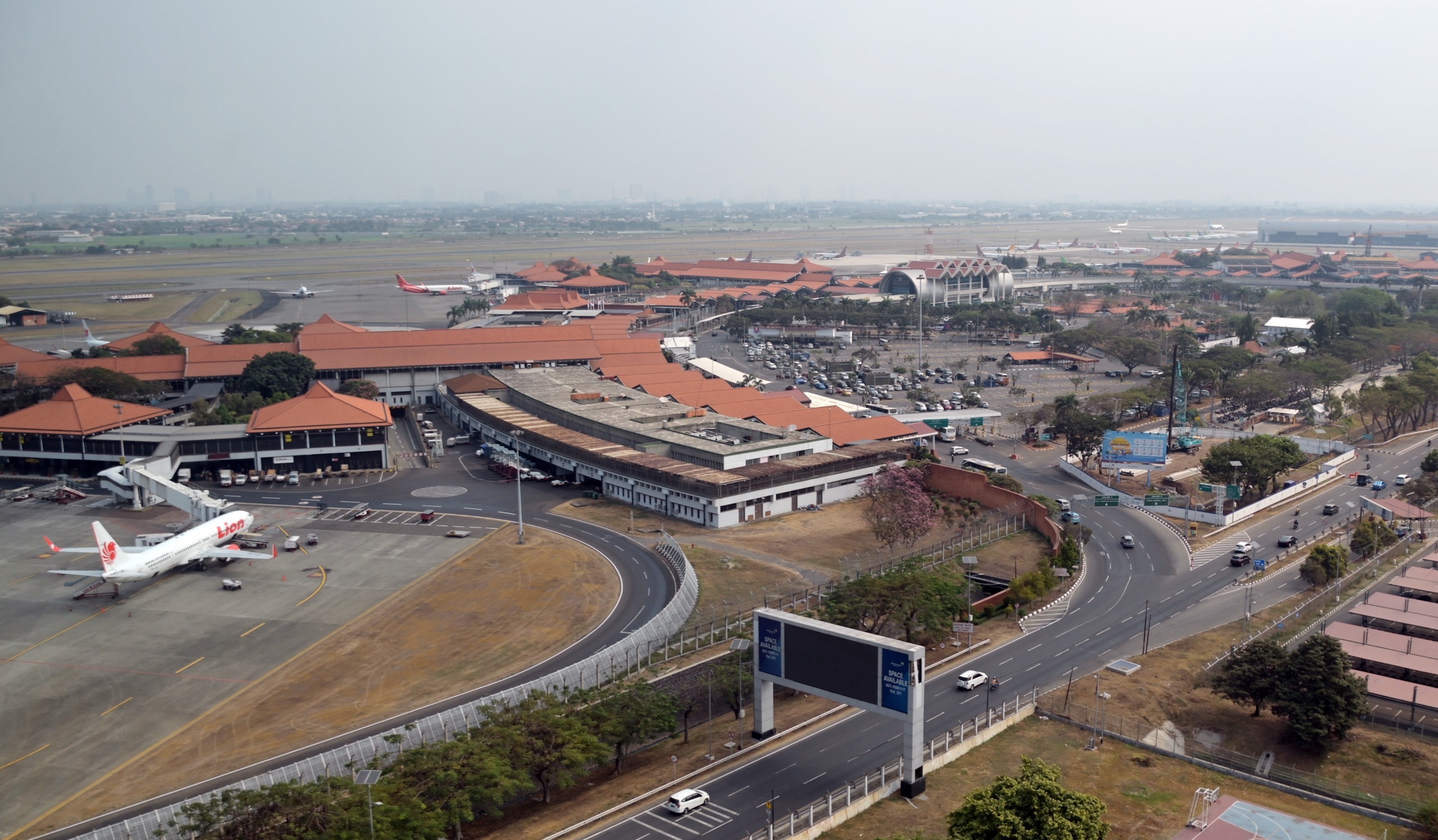 Gambar Artikel Slot Time Penerbangan, Menjaga Kete...