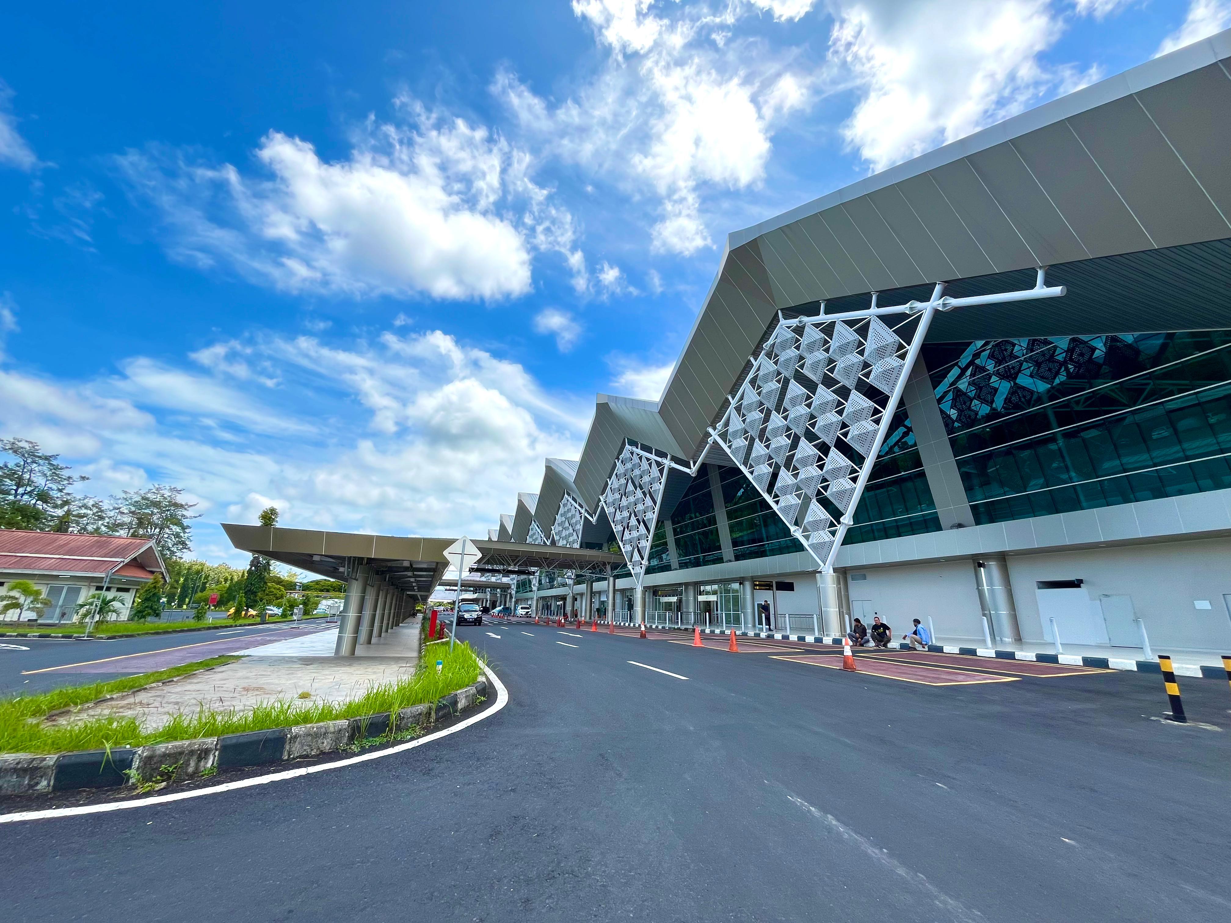 Gambar Artikel Operasional Bandara Sam Ratulangi M...