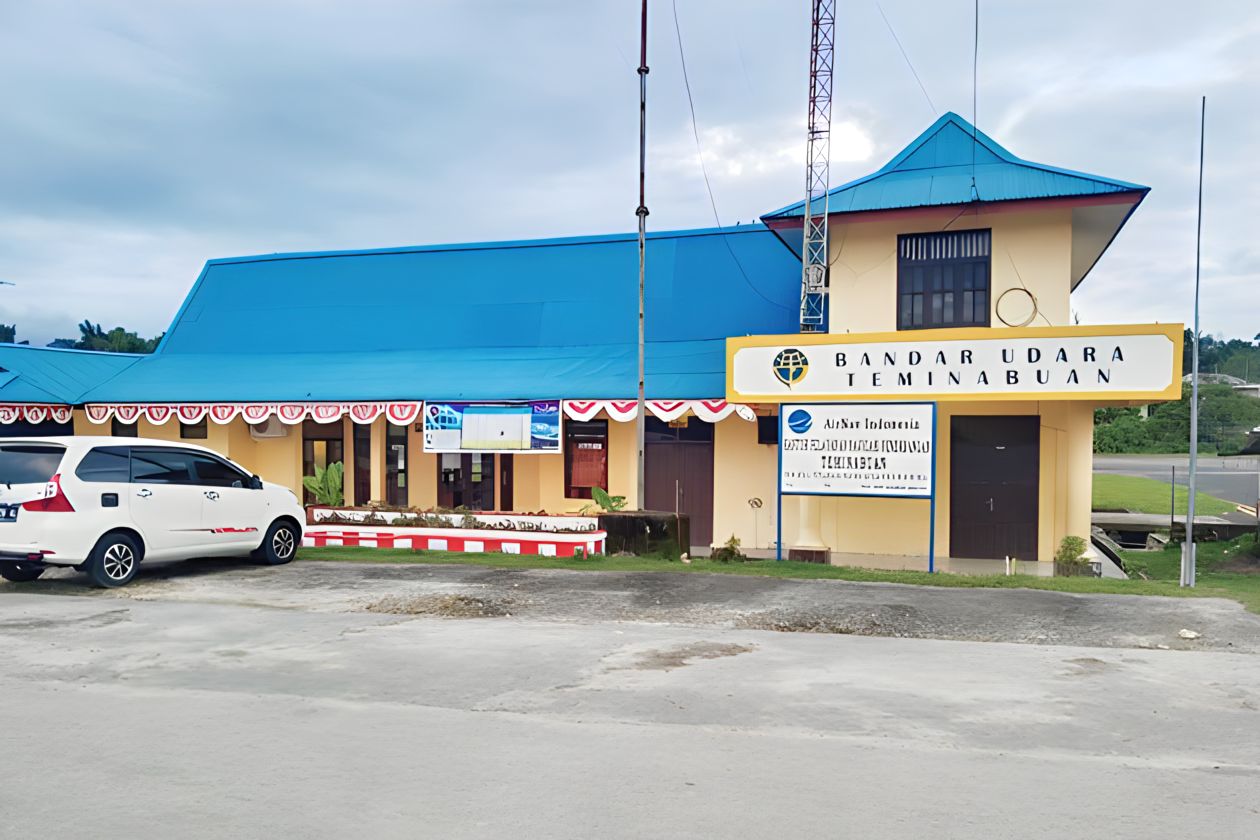 Foto Bandara Terminal Bandara dari Sisi Darat