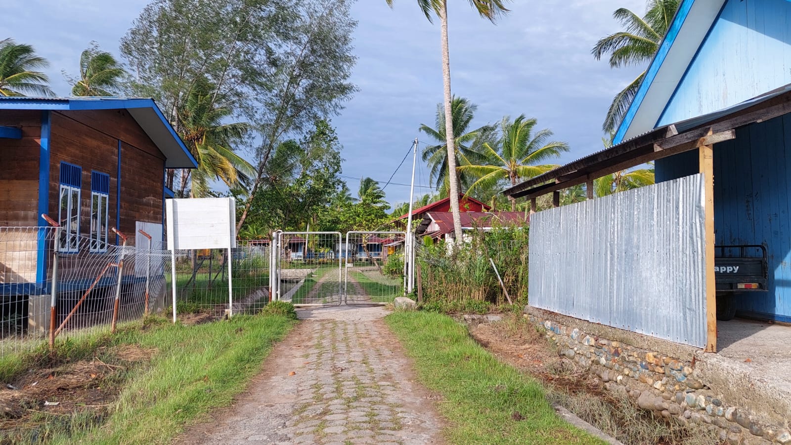 Foto Bandara Pintu Akses Masuk Sisi Udara