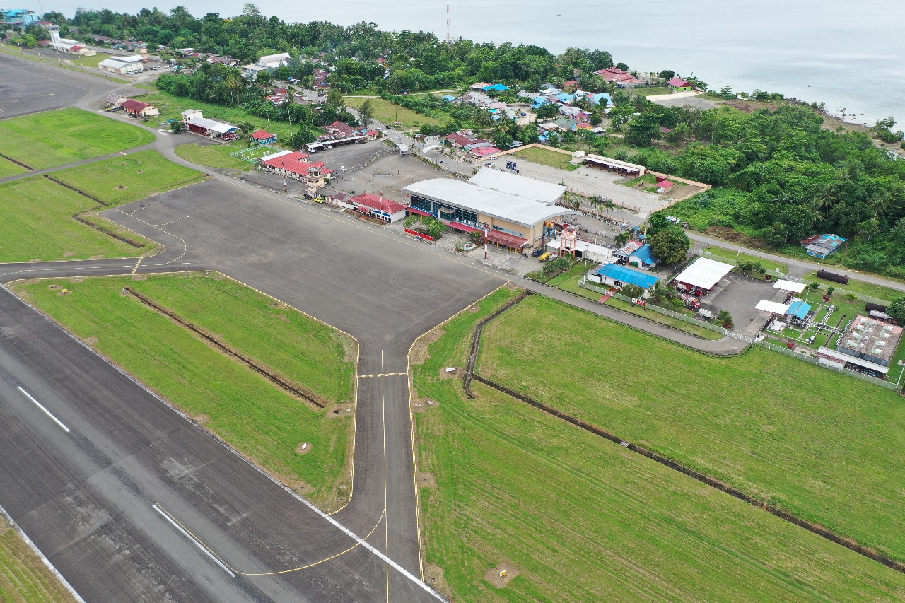 Foto Bandara Taxiway