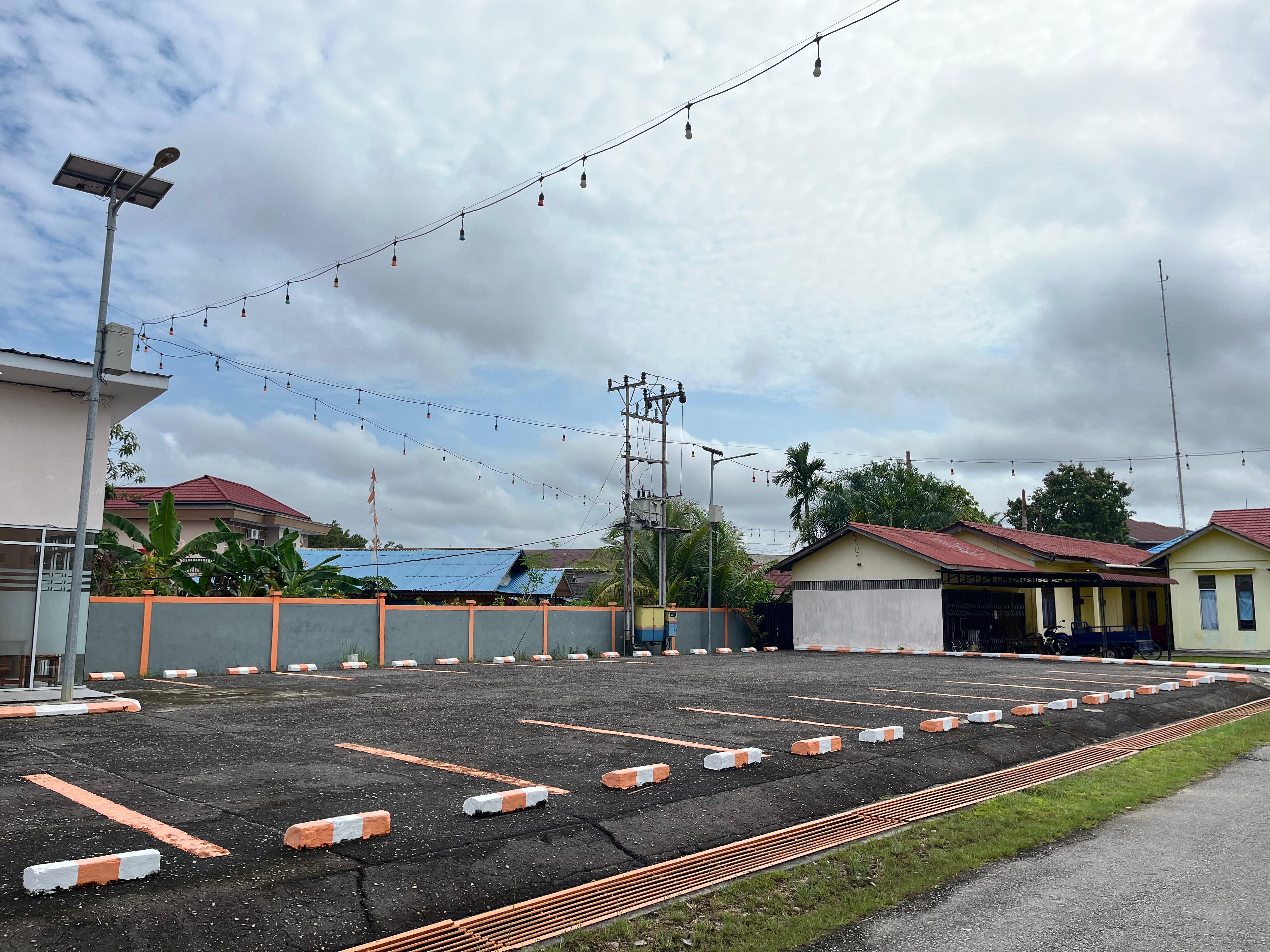 Foto Bandara Parkir Kendaraan