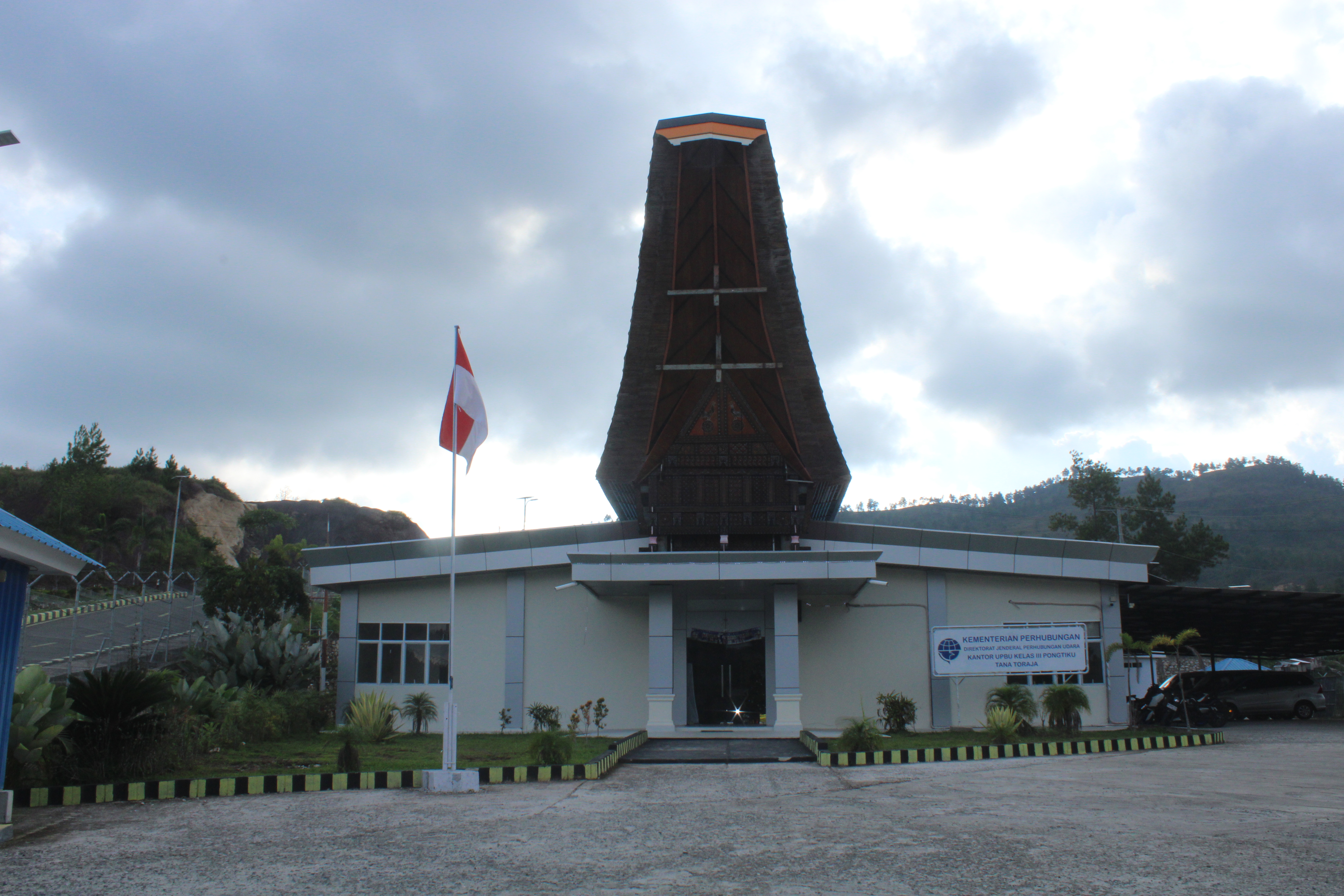 Foto Bandara Kantor UPBU Kelas III Pongtiku