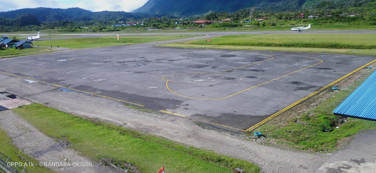 Foto Bandara Apron Bandar Udara Oksibil 1 