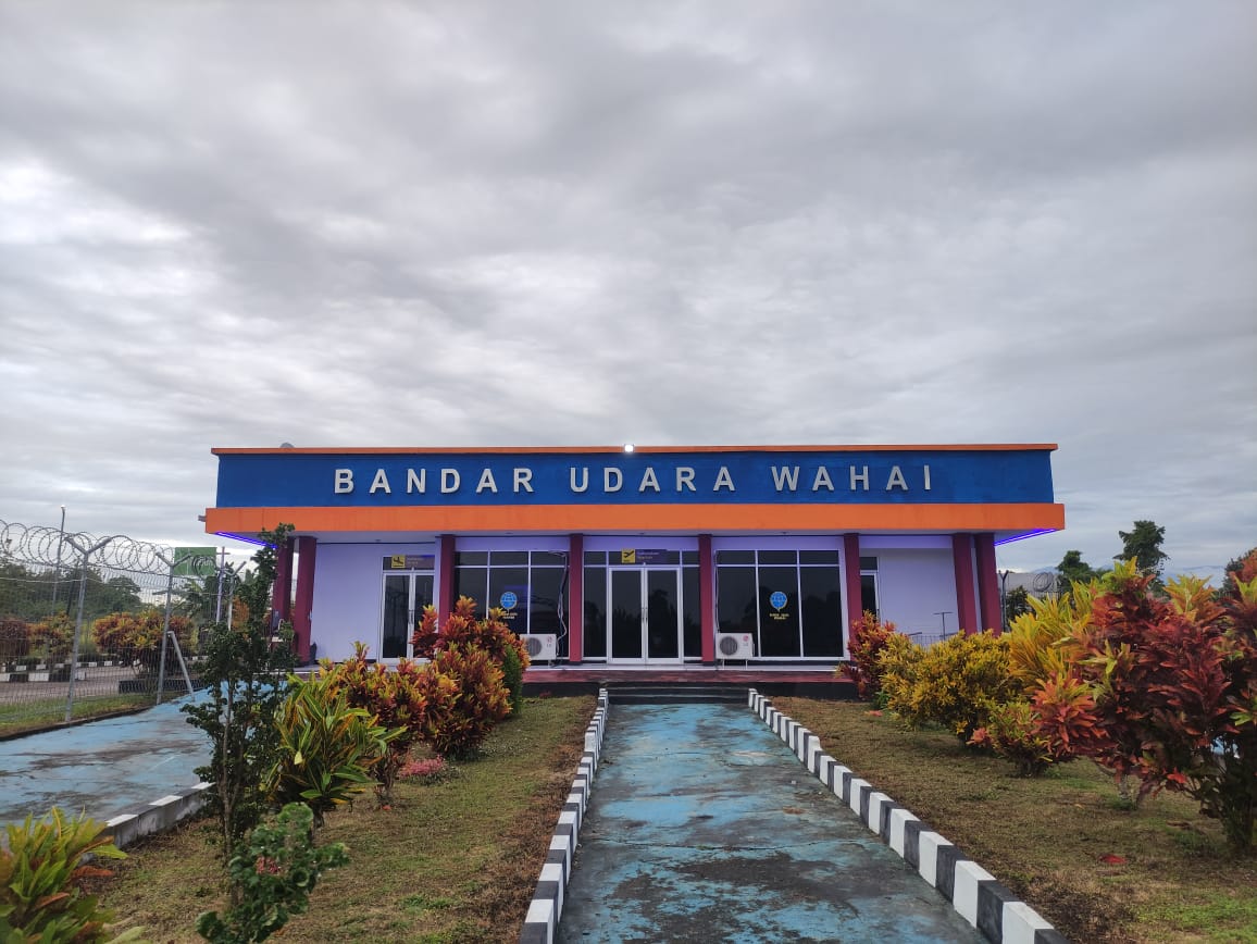 Foto Bandara Tampak Sisi Udara Gedung Terminal