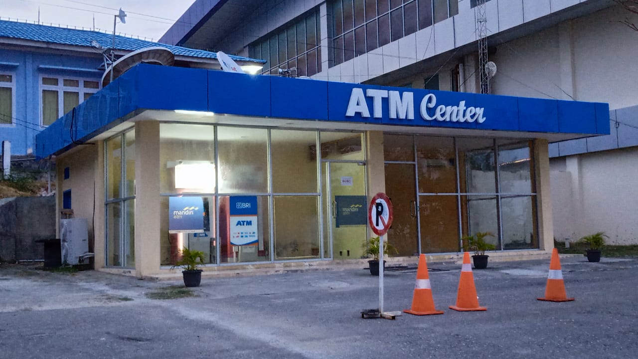 Foto Bandara Gedung Panel dan ATM Center