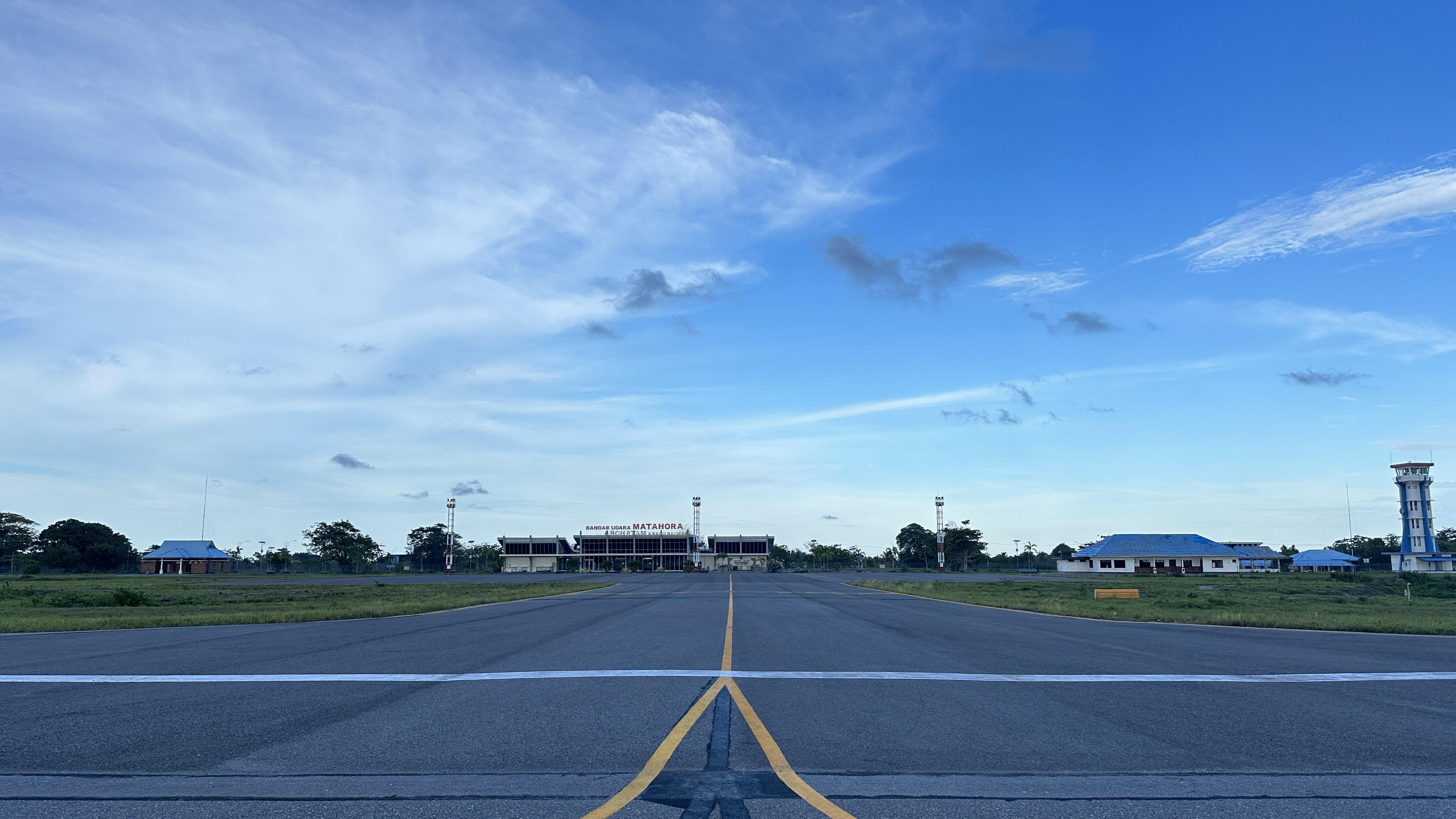 Foto Bandara Taxiway