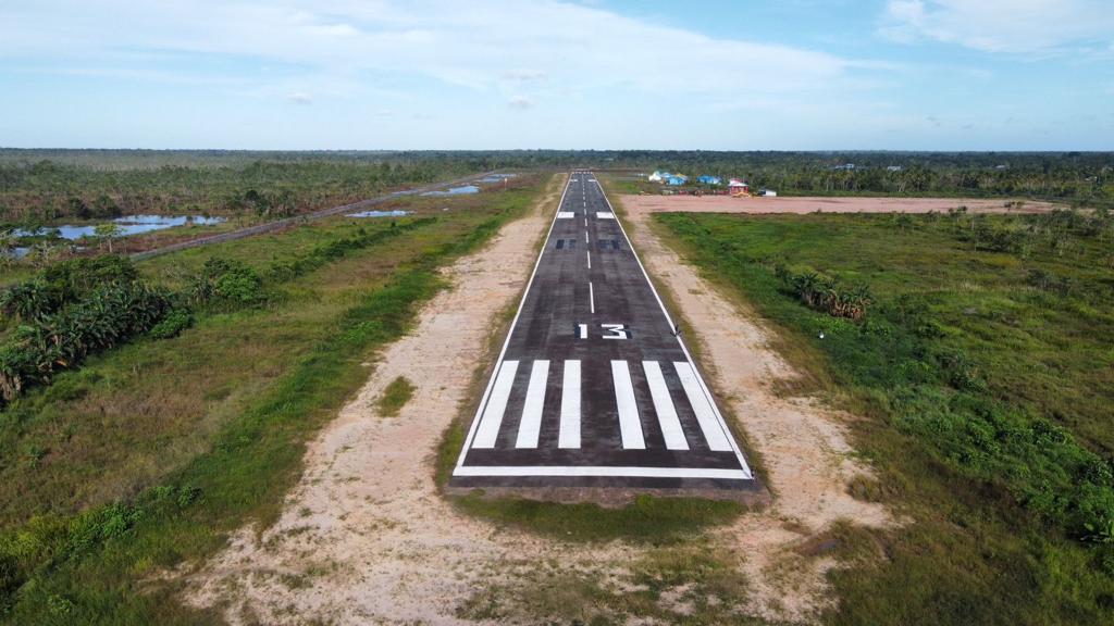 Foto Bandara Runway 13