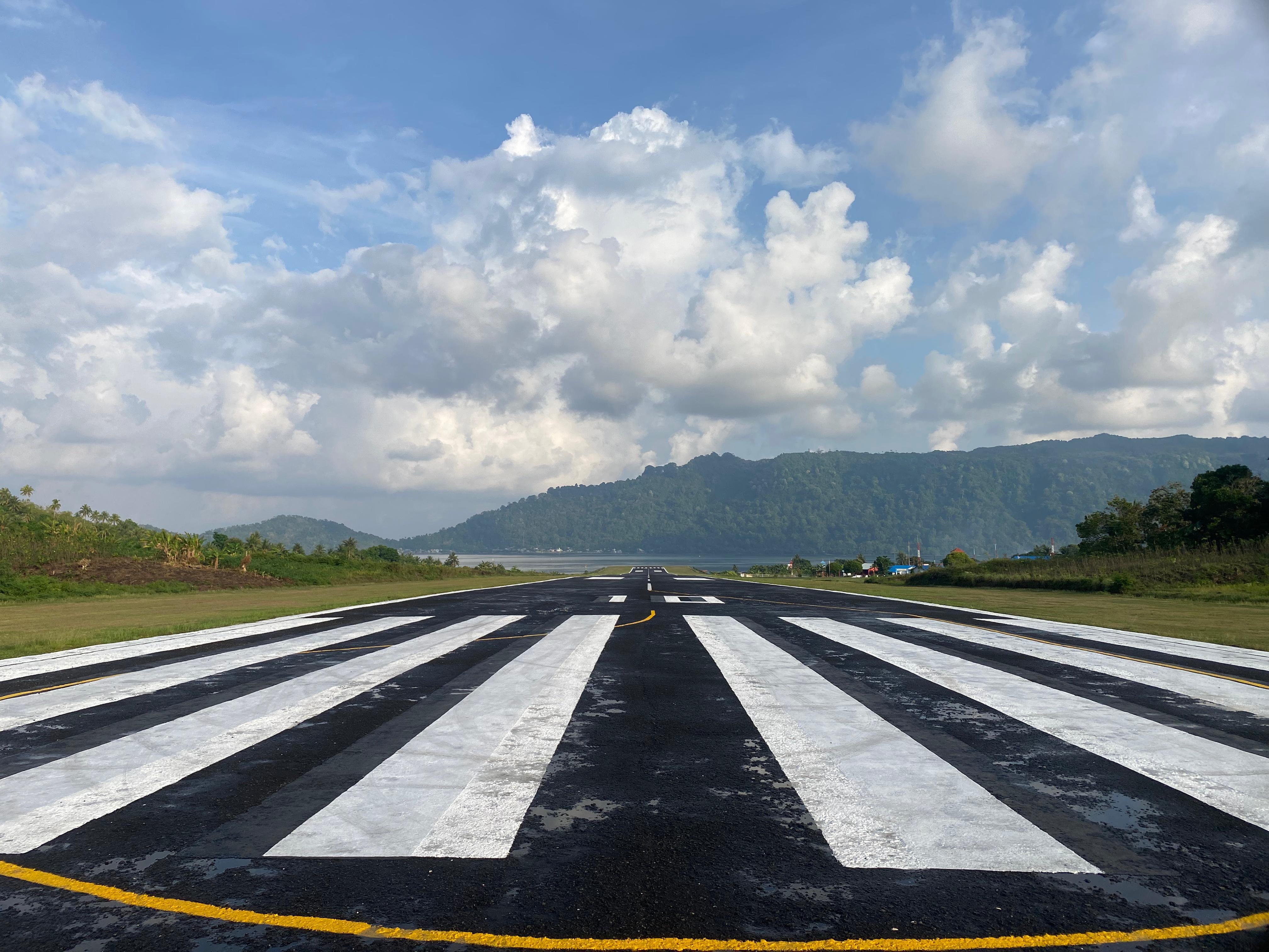 Foto Bandara RUNWAY 10