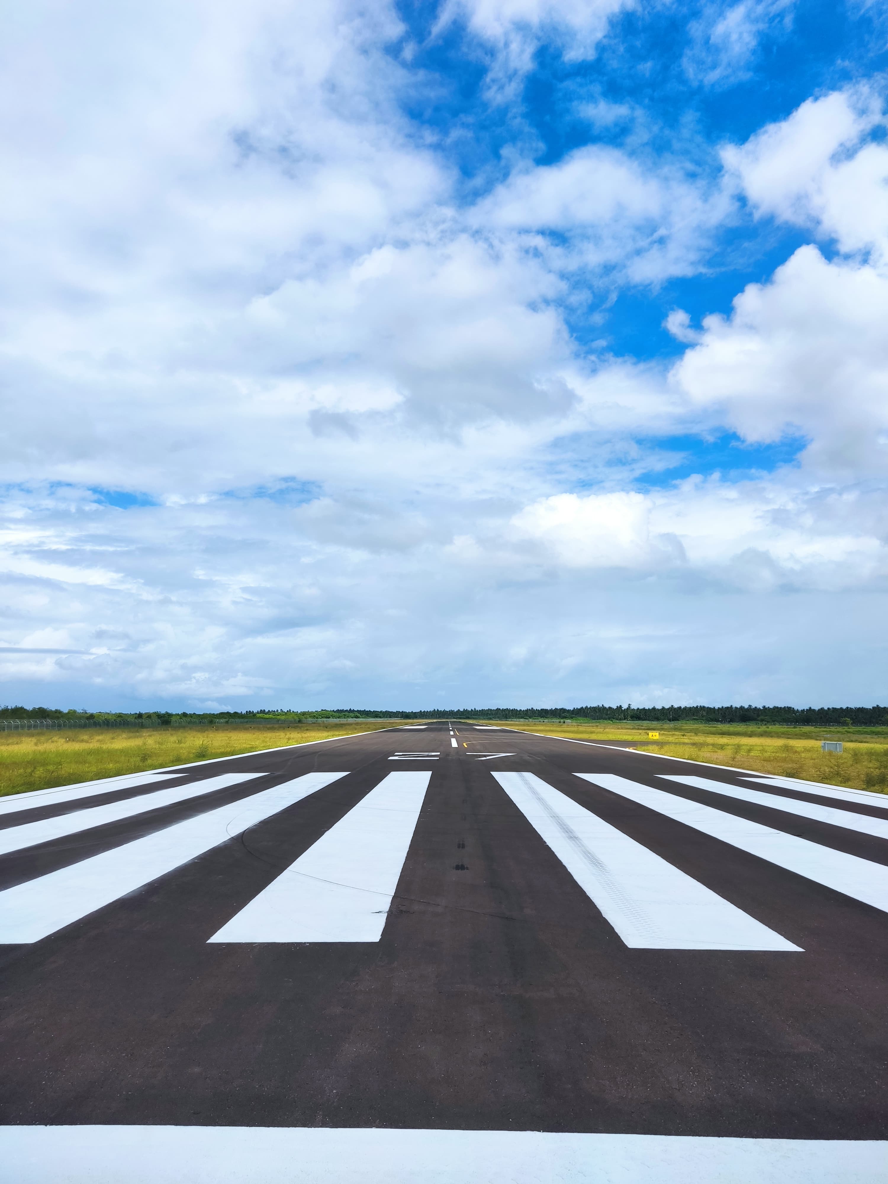 Foto Bandara Runway