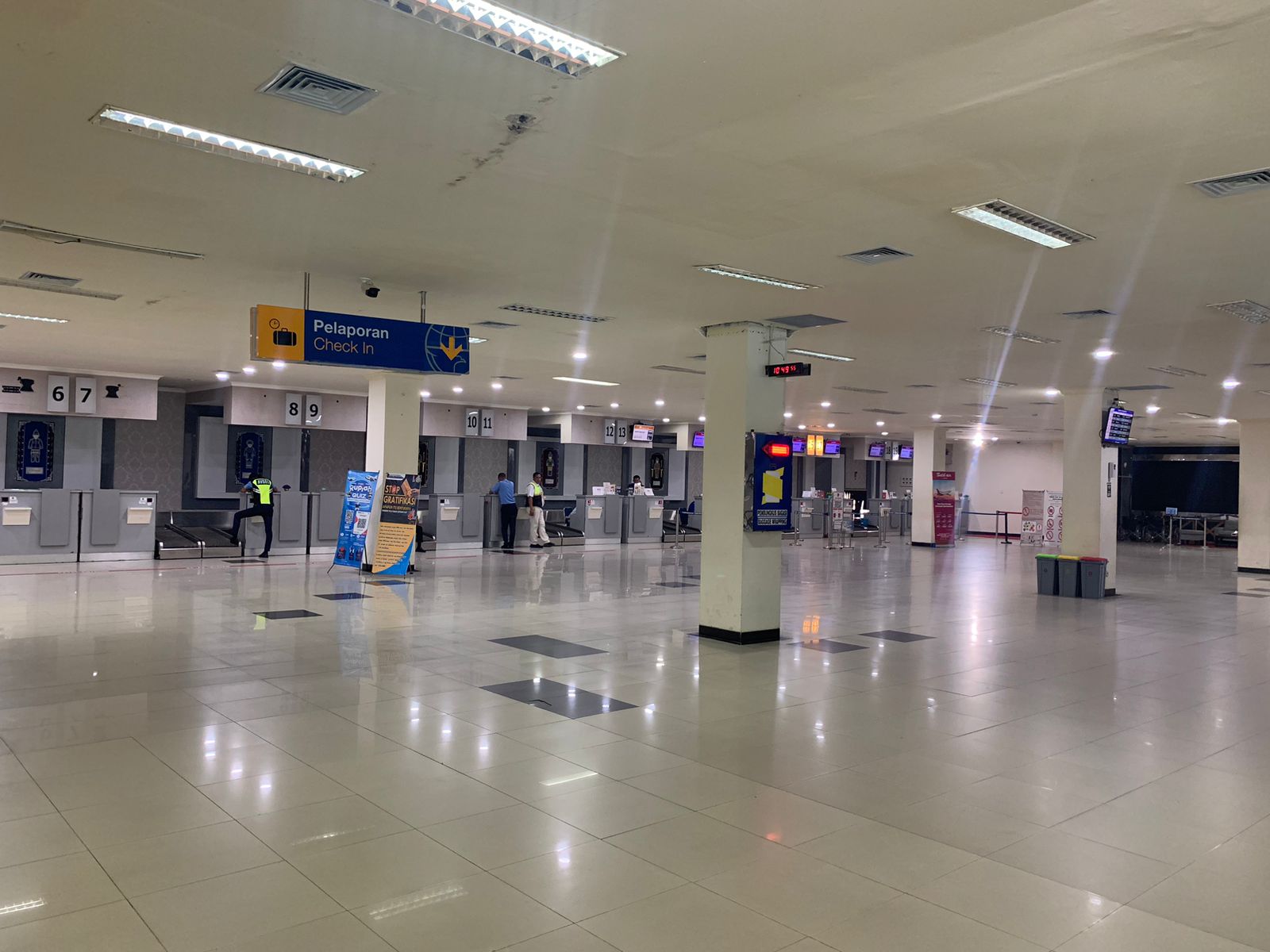 Foto Bandara COUNTER CHECK IN LANTAI 1 BANDAR UDARA HALU OLEO KENDARI