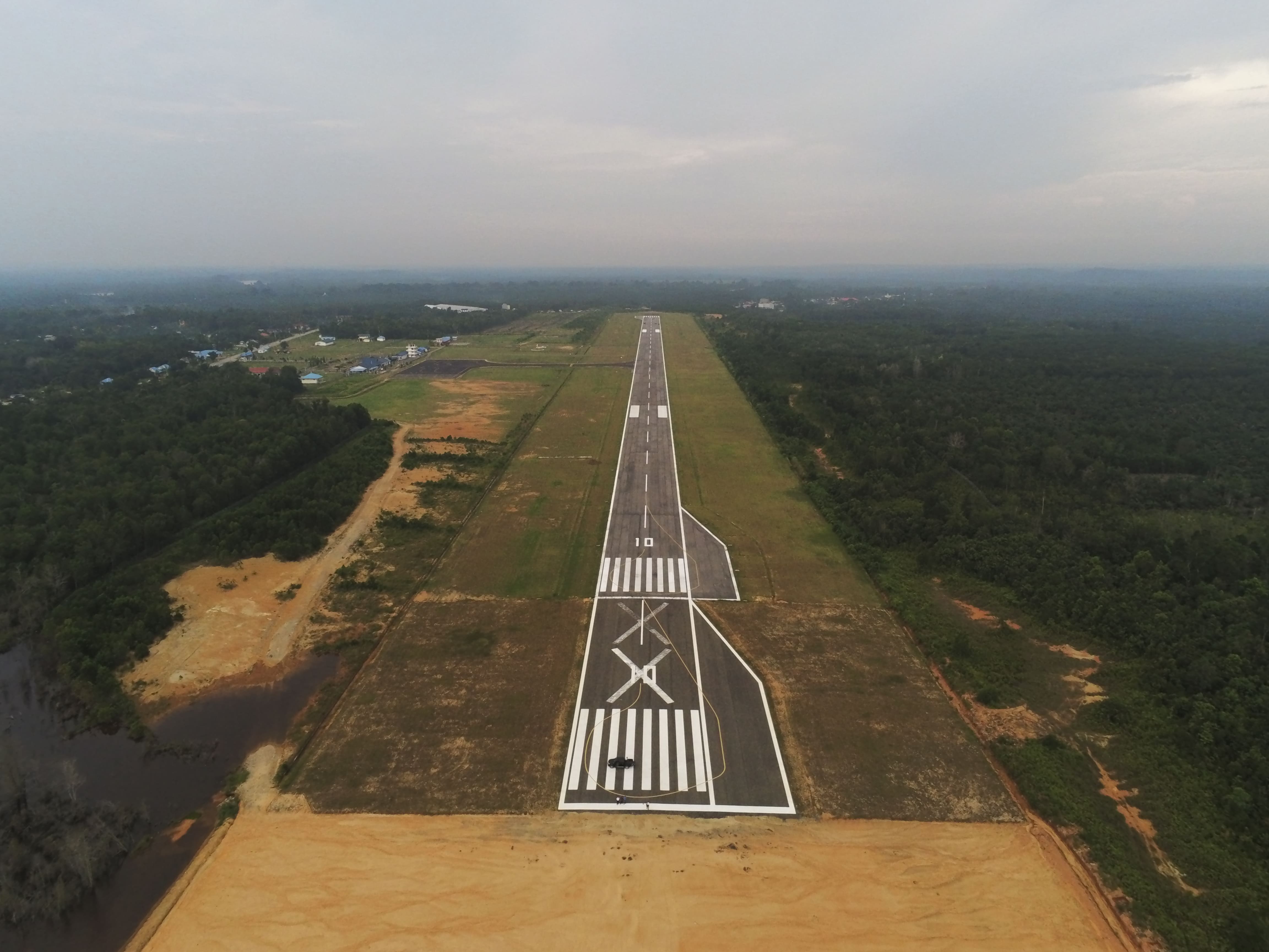 Foto Bandara Runway 10