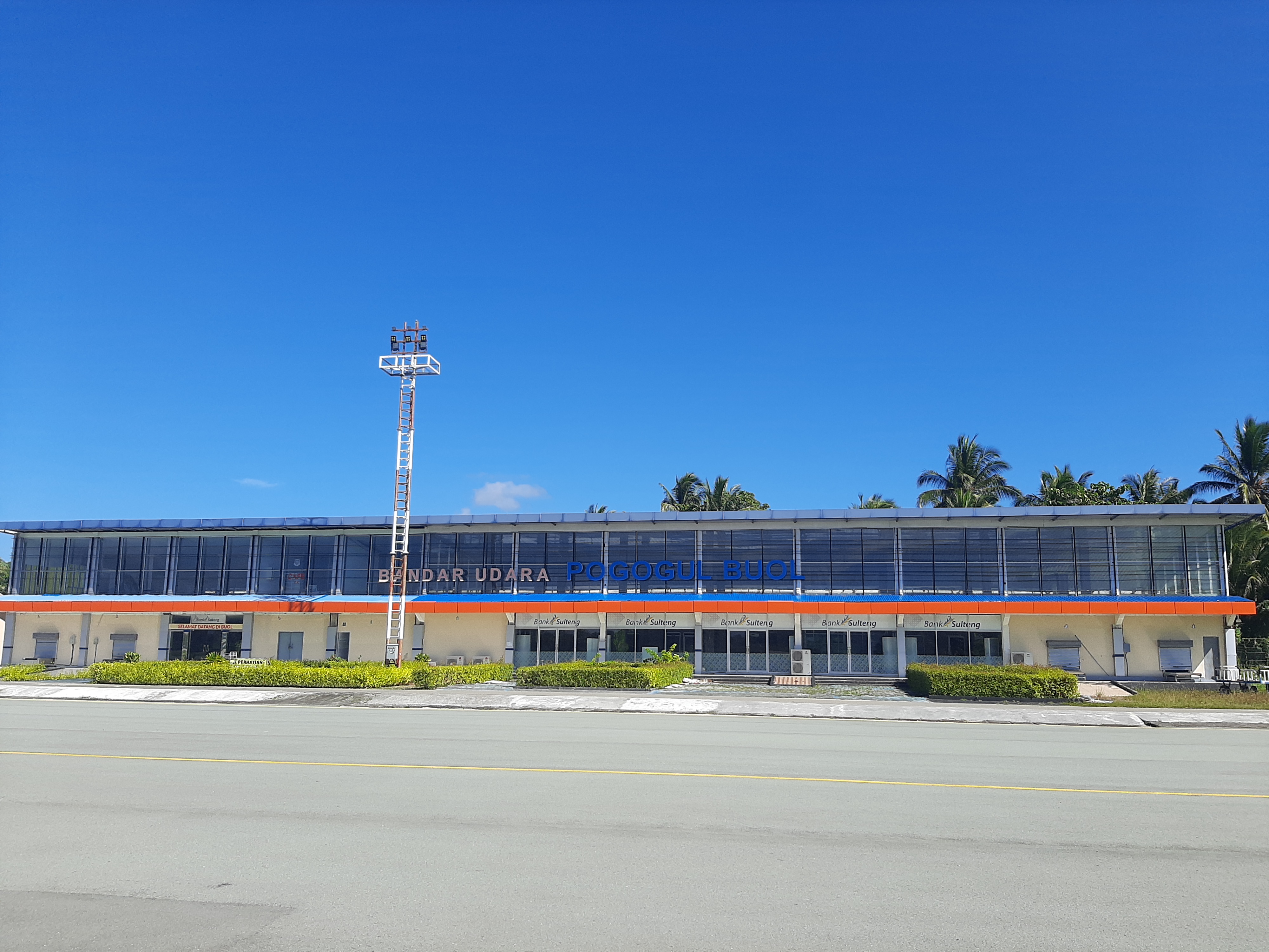 Foto Bandara terminal bandara udara pogogul