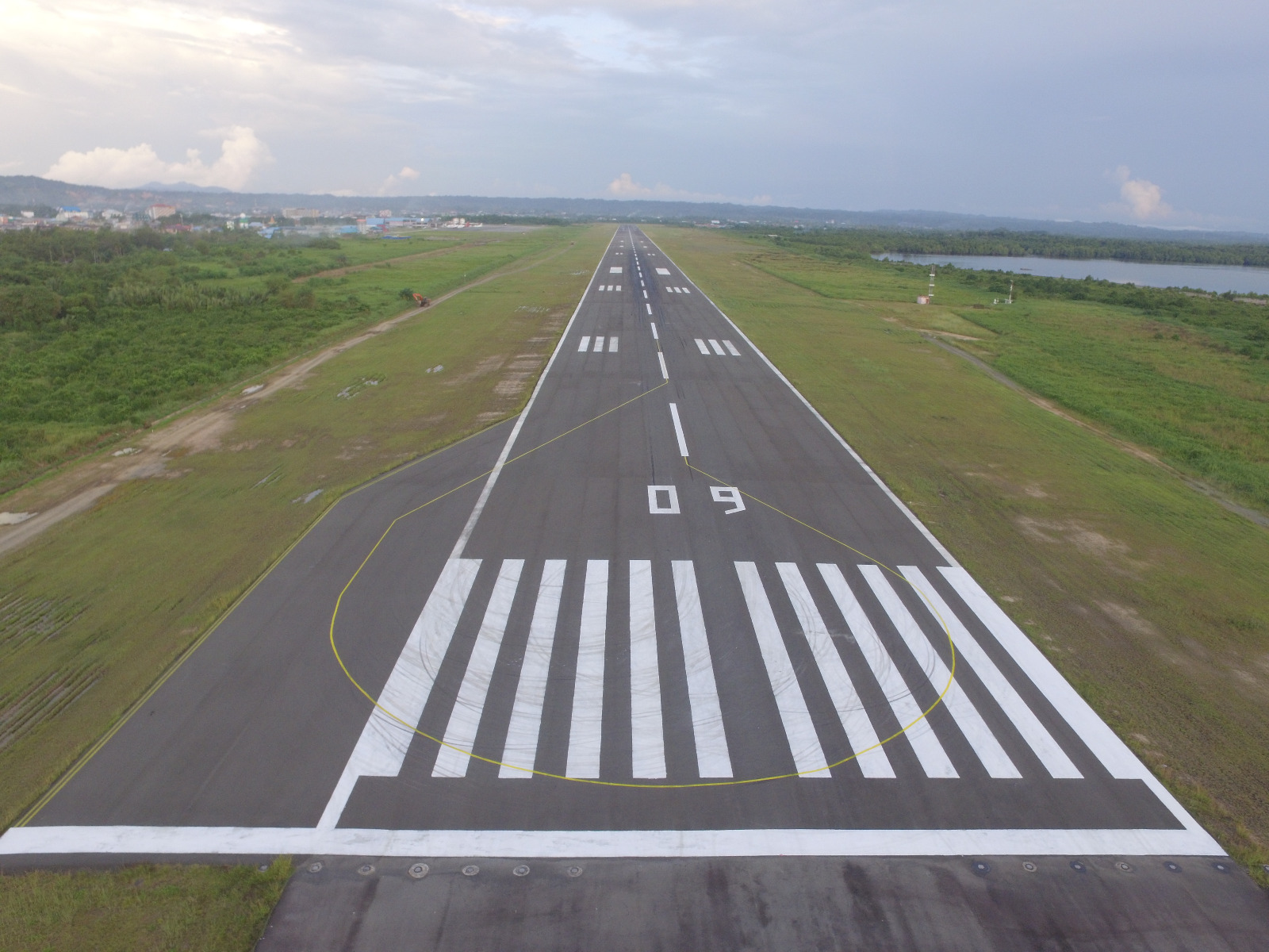 Foto Bandara Runway 09