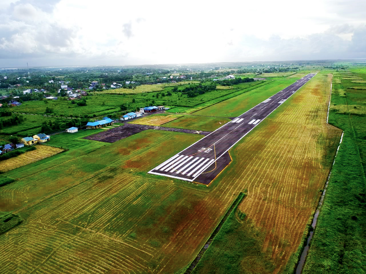 Foto Bandara Runway 28