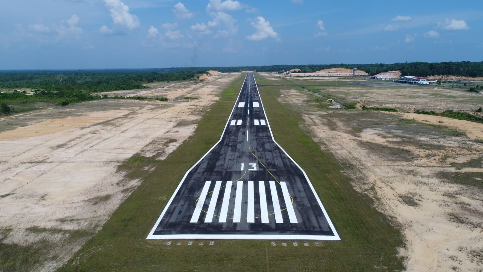 Foto Bandara Runway