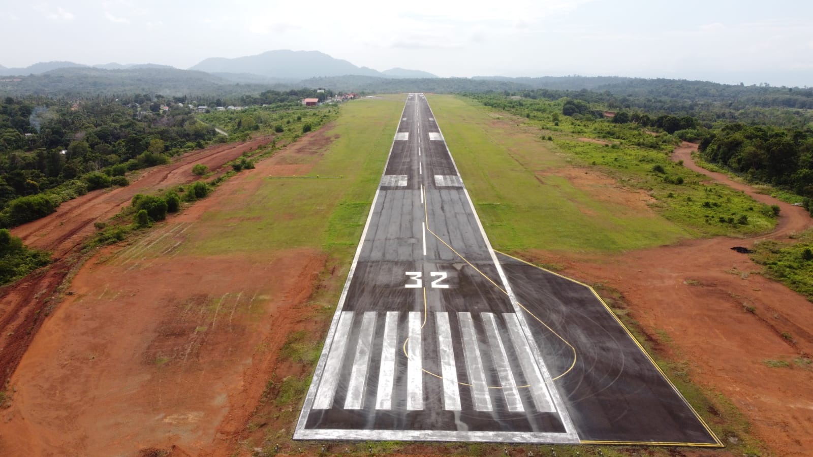 Foto Bandara Runway 32