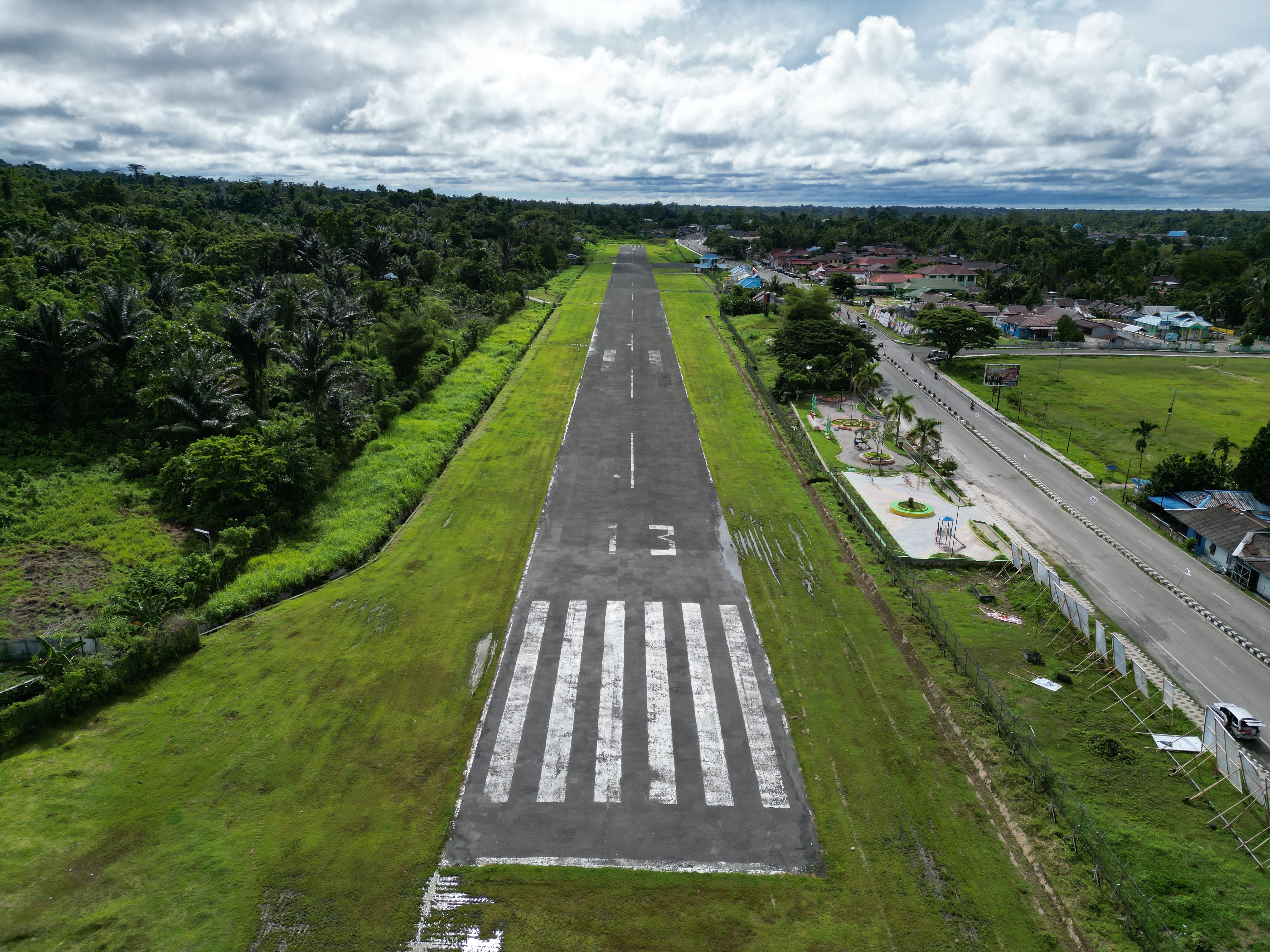 Foto Bandara Runway