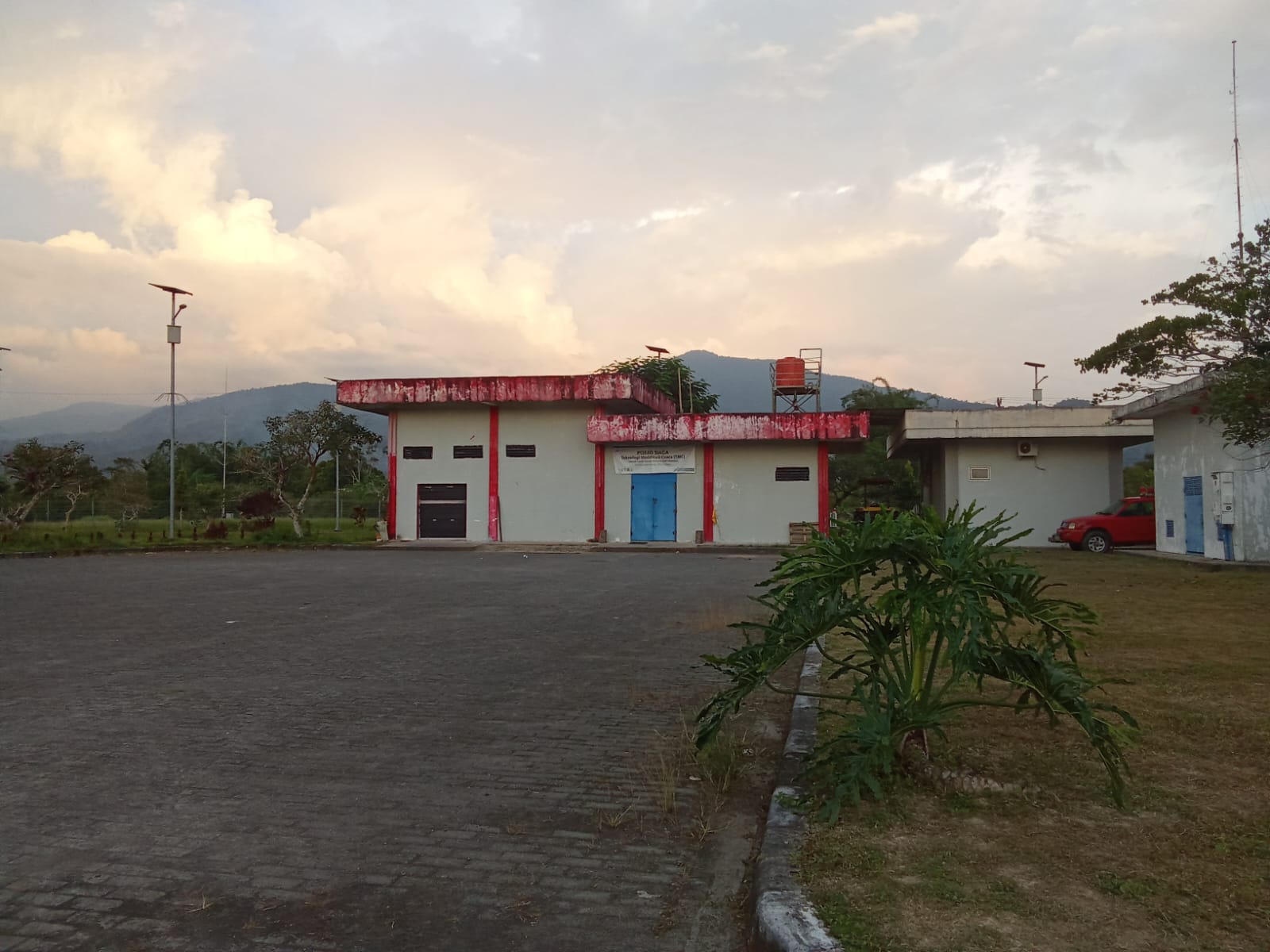 Foto Bandara Gedung PH