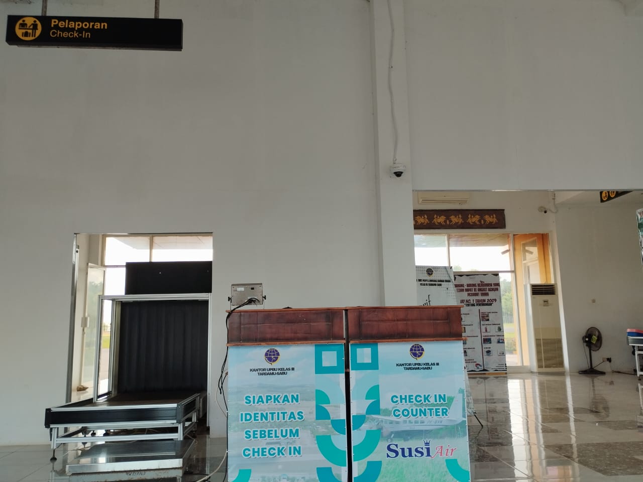 Foto Bandara Ruang Keberangkatan