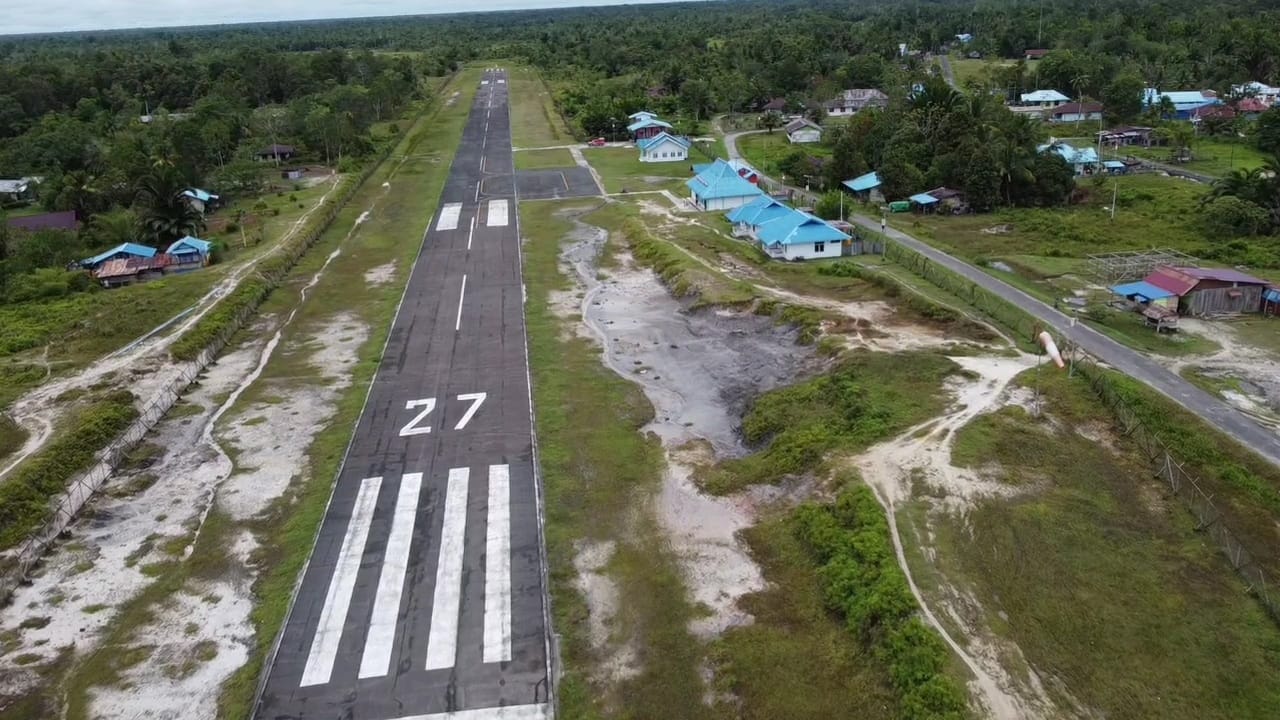 Foto Bandara Runway