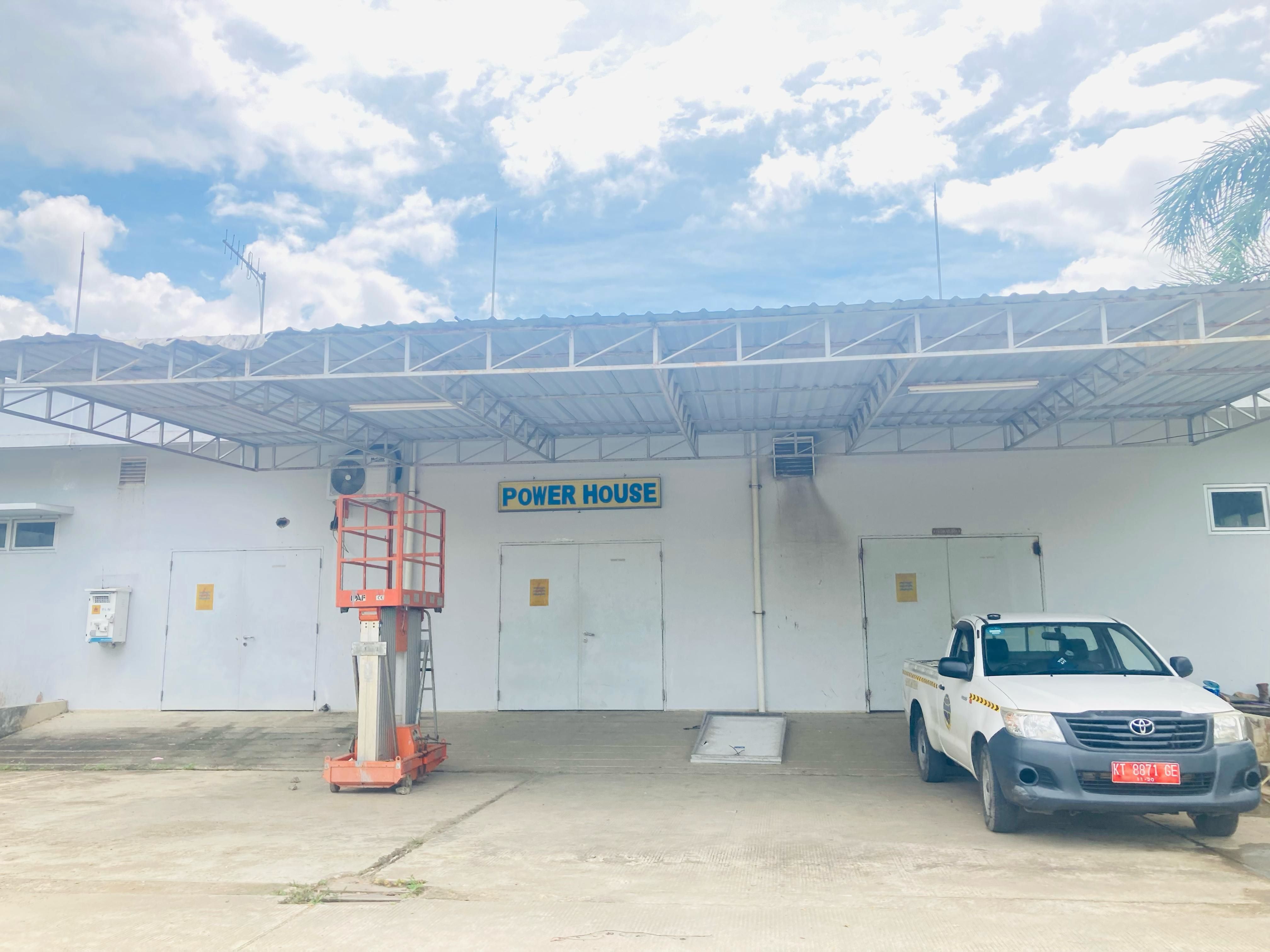 Foto Bandara Gedung Power House/Listrik Bandara Kalimarau