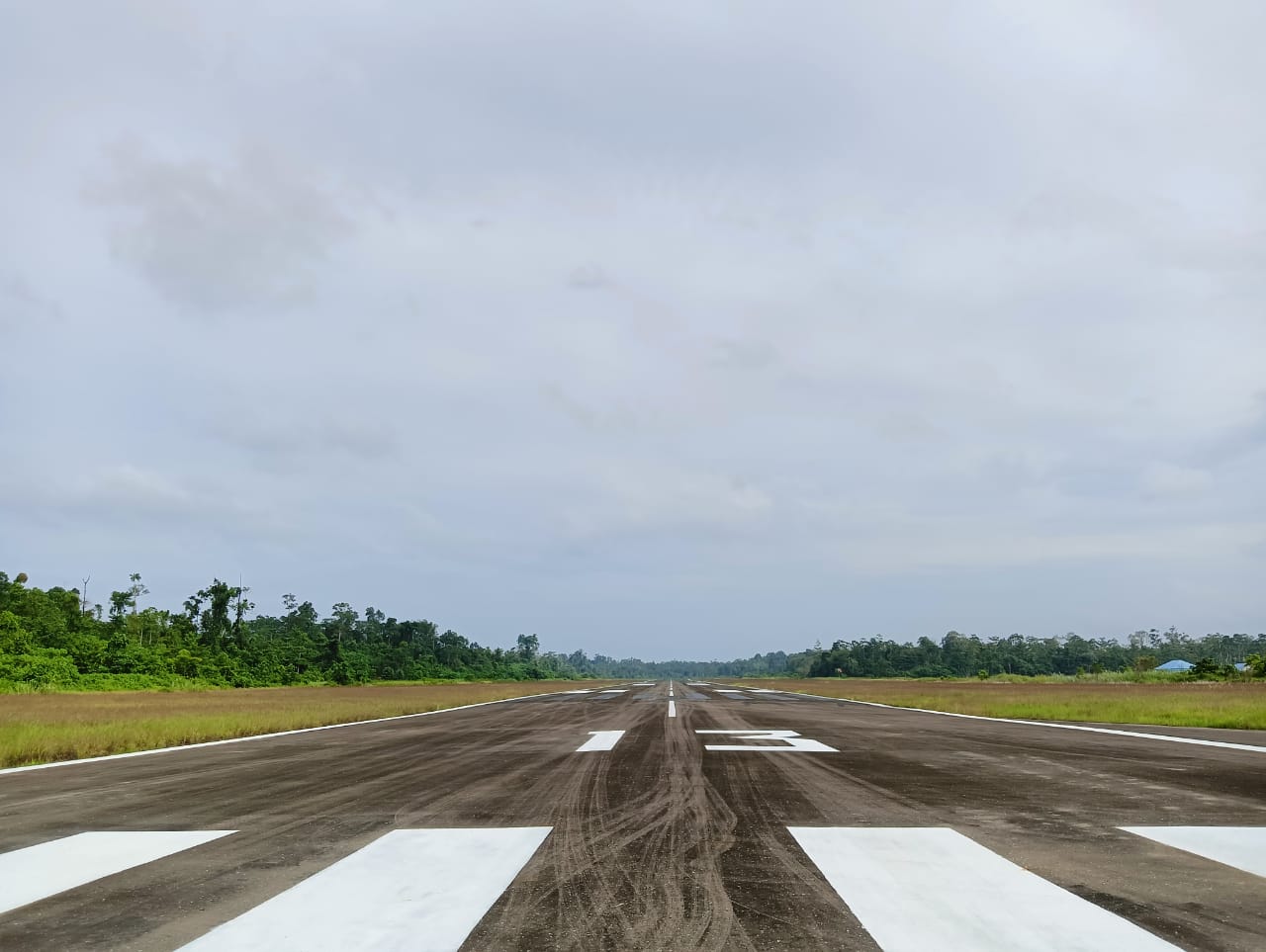 Foto Bandara Runway 13