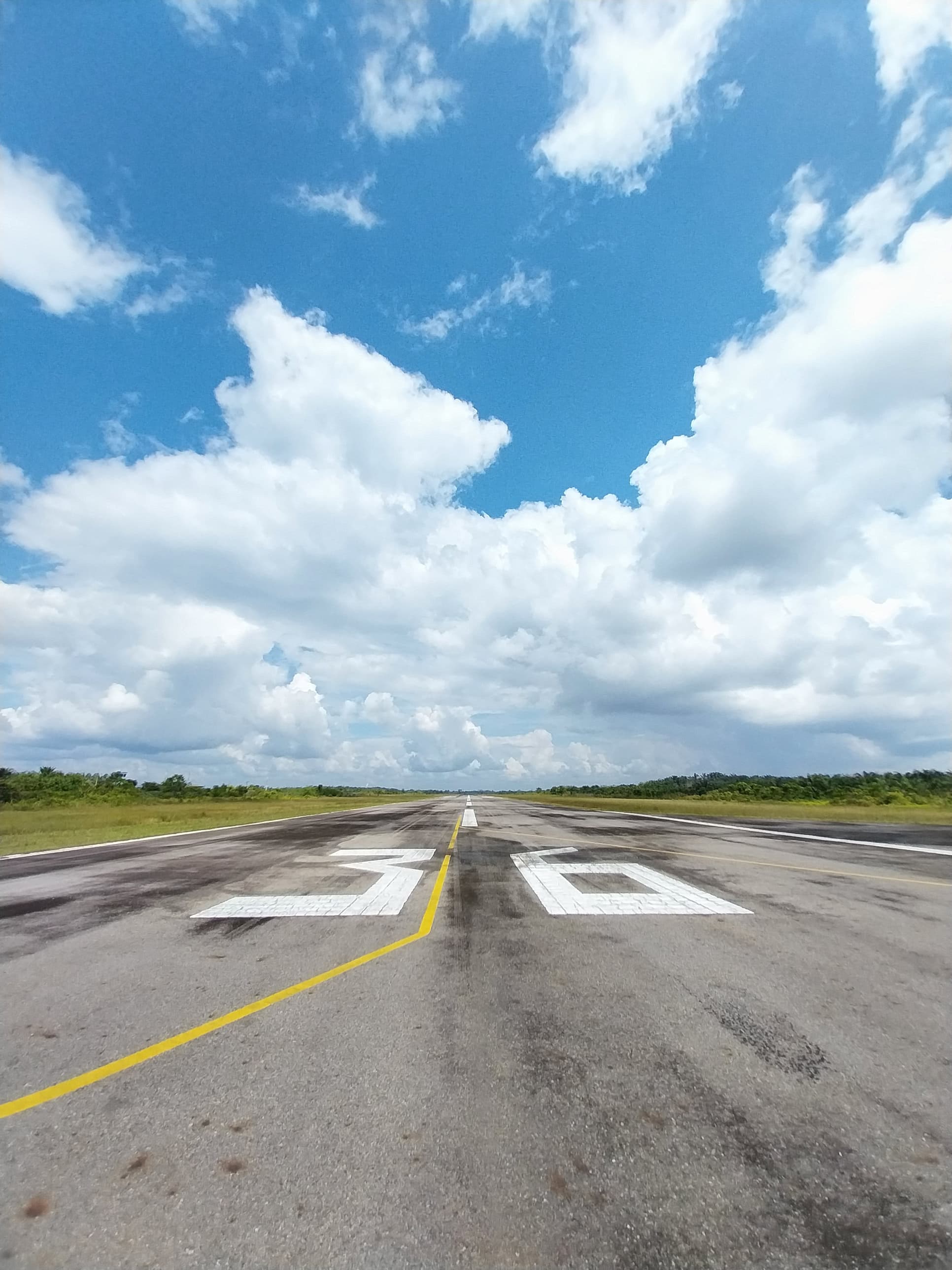 Foto Bandara Runway 36