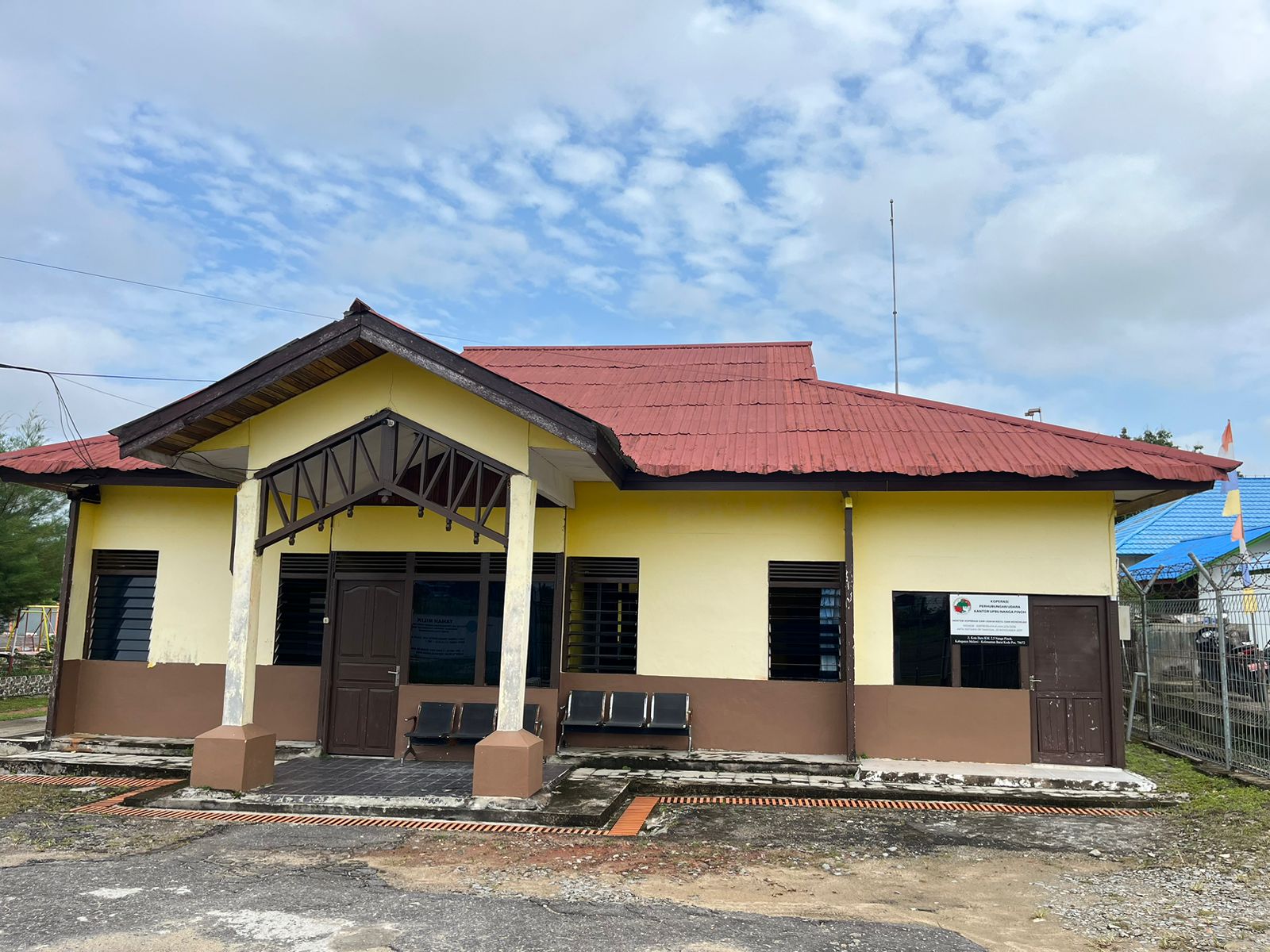 Foto Bandara Gedung Operasional/ Teknisi