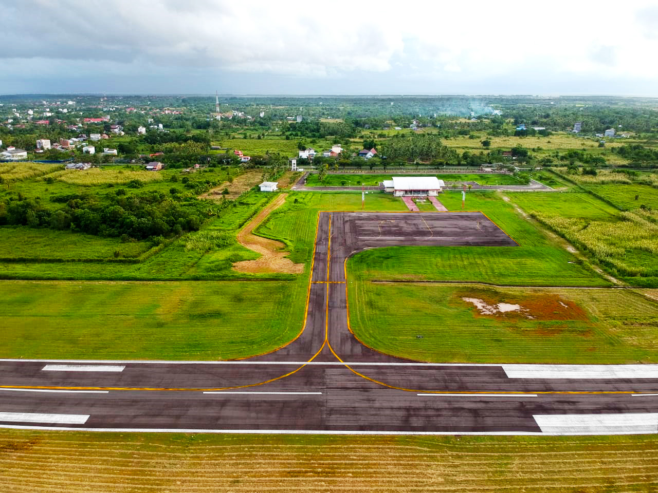 Foto Bandara Taxiway dan Apron