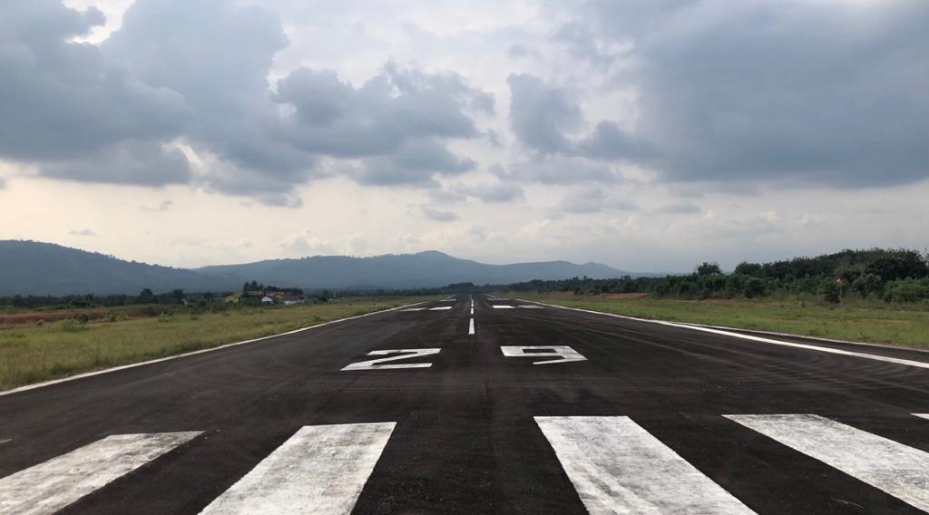 Foto Bandara Runway