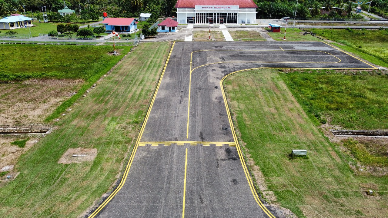 Foto Bandara TAXIWAY-APRON 