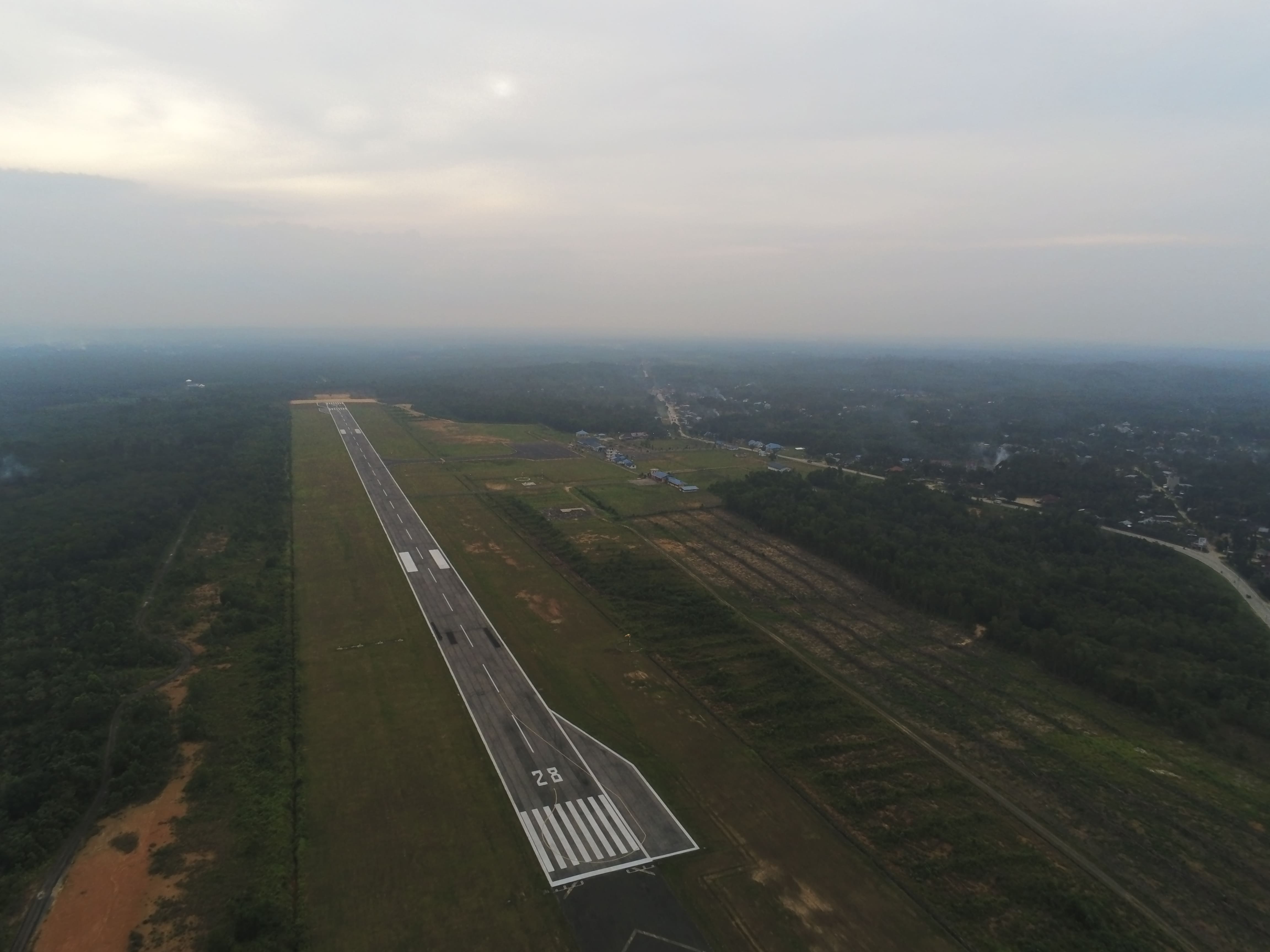 Foto Bandara Runway 28