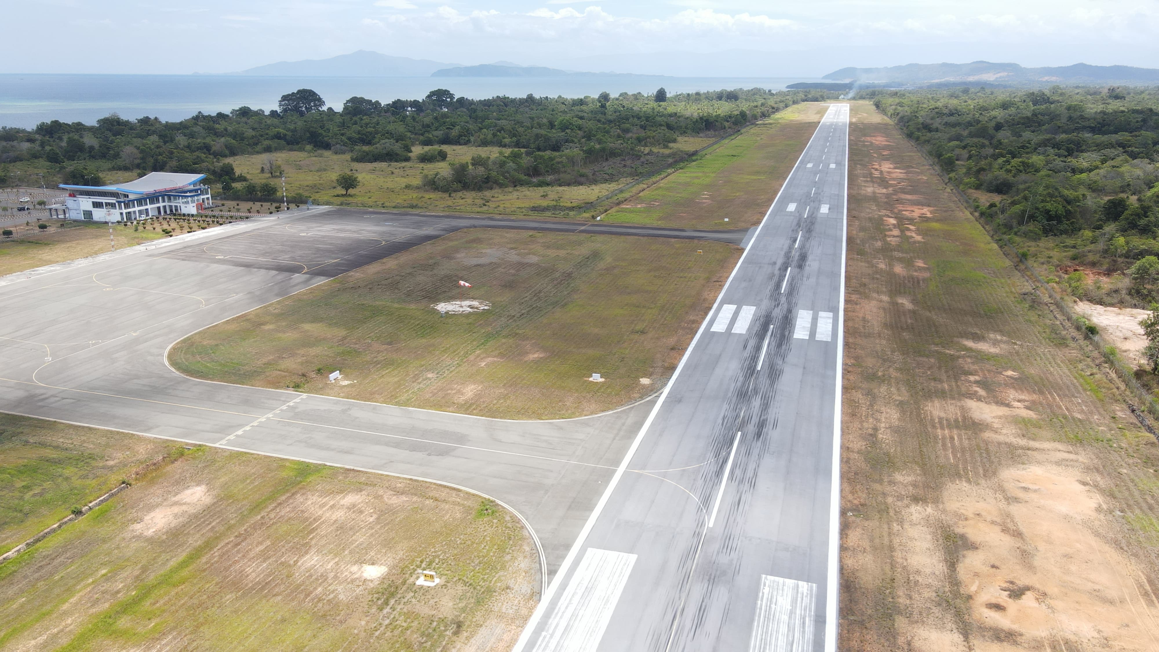 Foto Bandara Taxi Way