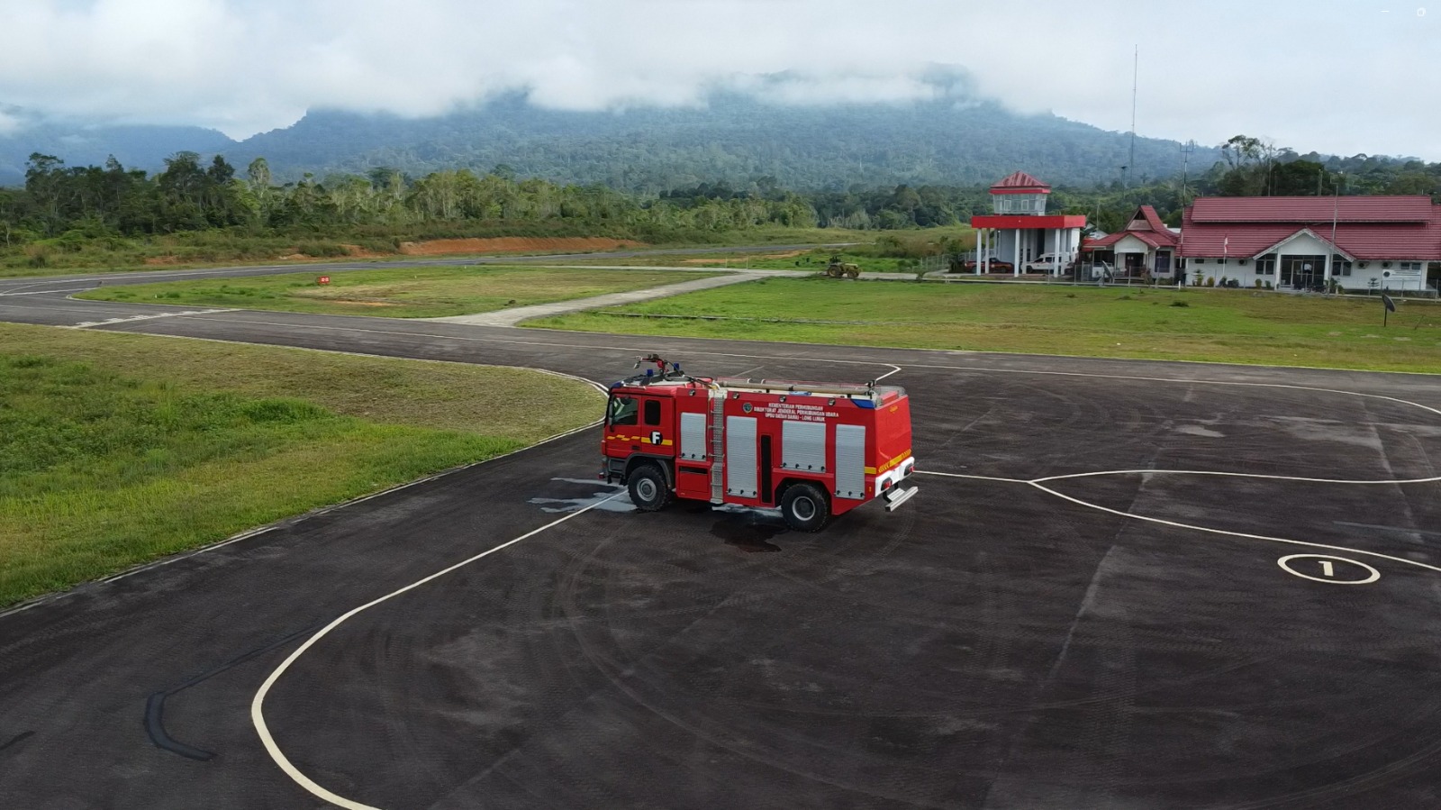 Foto Bandara KENDARAAN FOAM TENDER