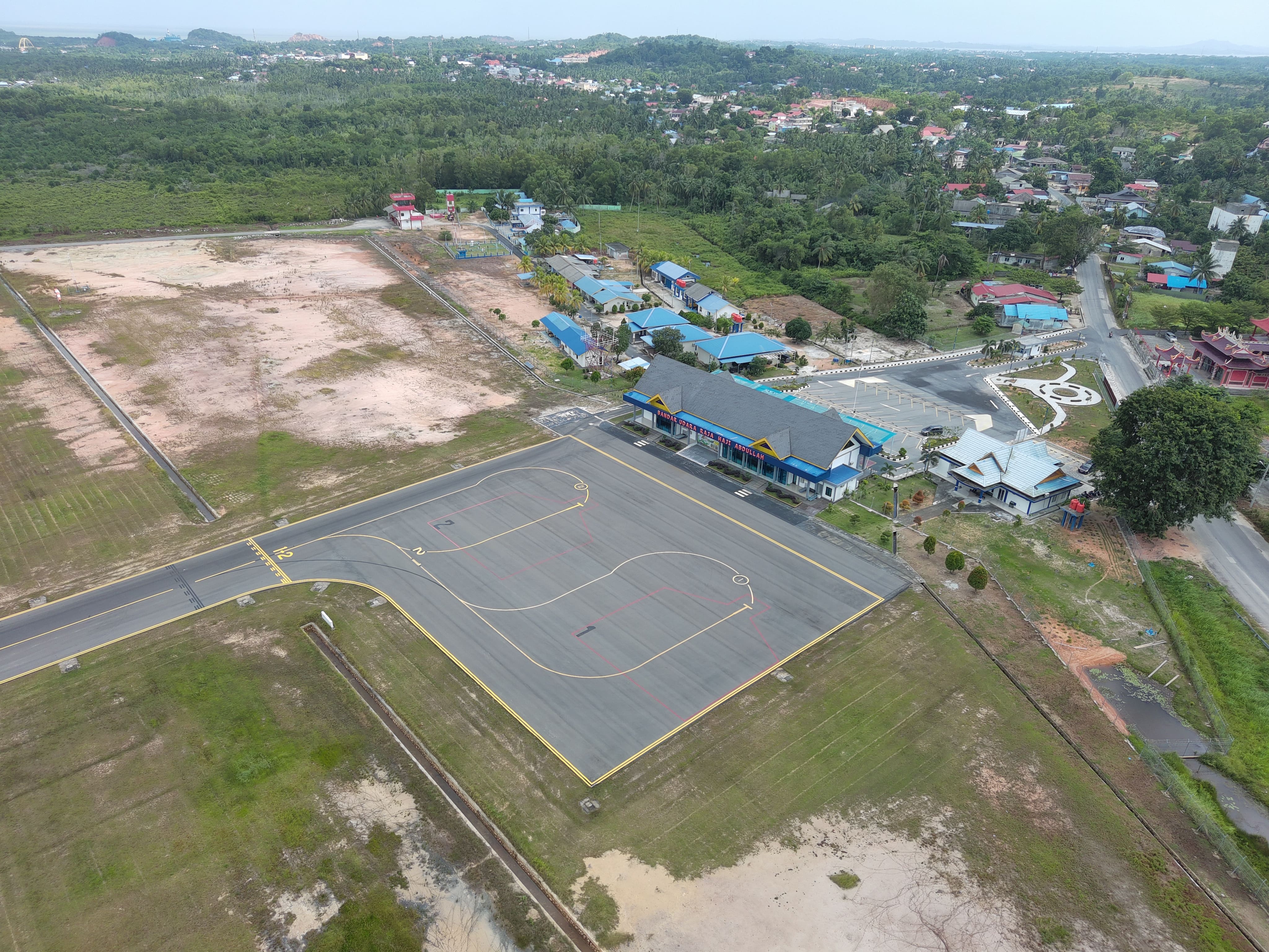 Foto Bandara Gedung Terminal dari Sisi Udara