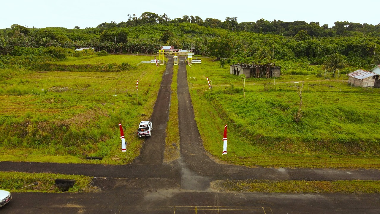 Foto Bandara GERBANG KEDATANGAN BANDARA