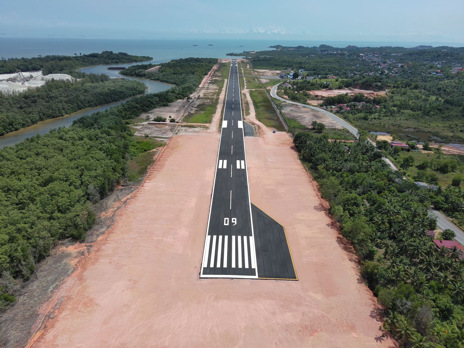 Foto Bandara Runway 09