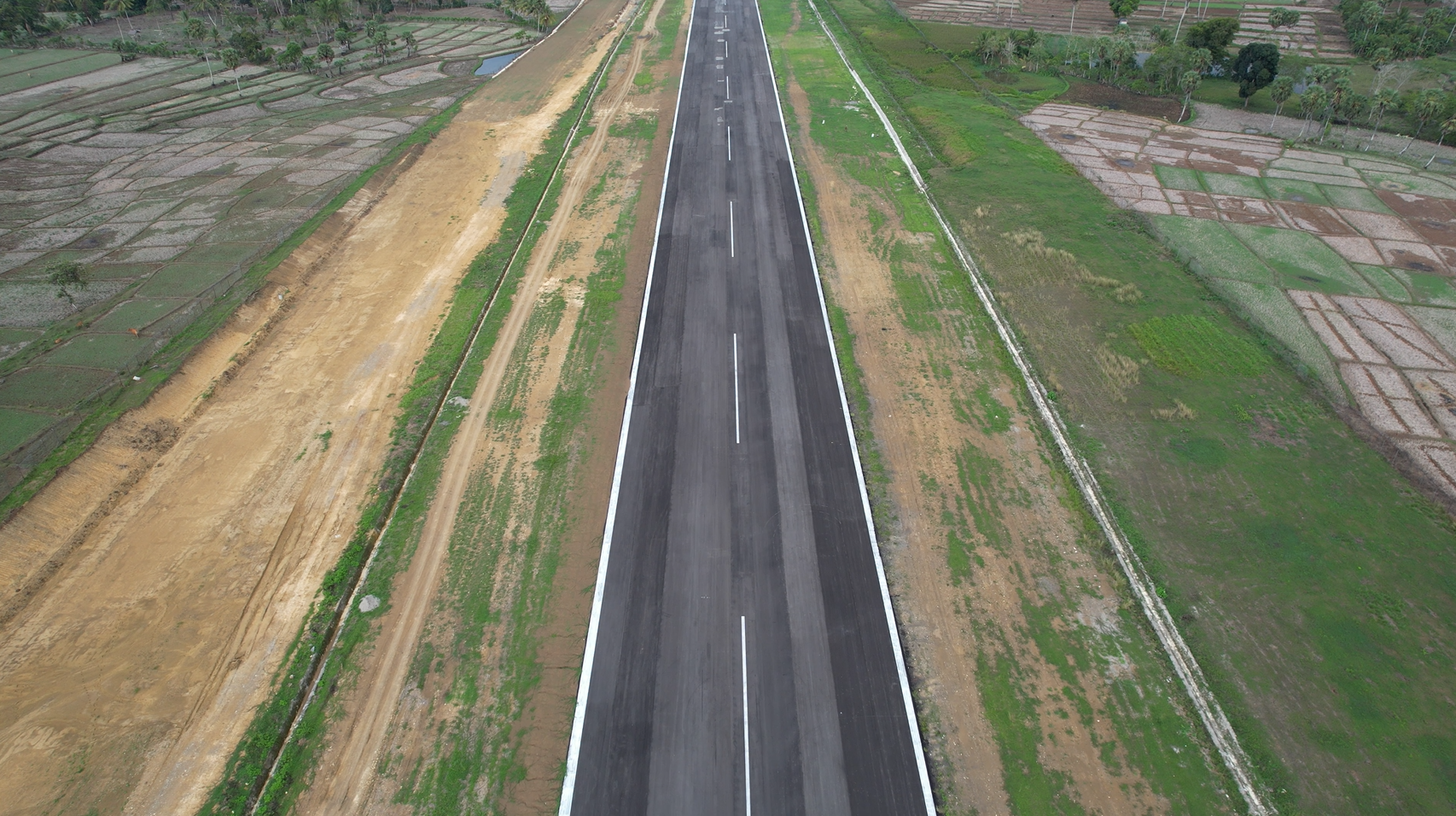 Foto Bandara RUNWAY