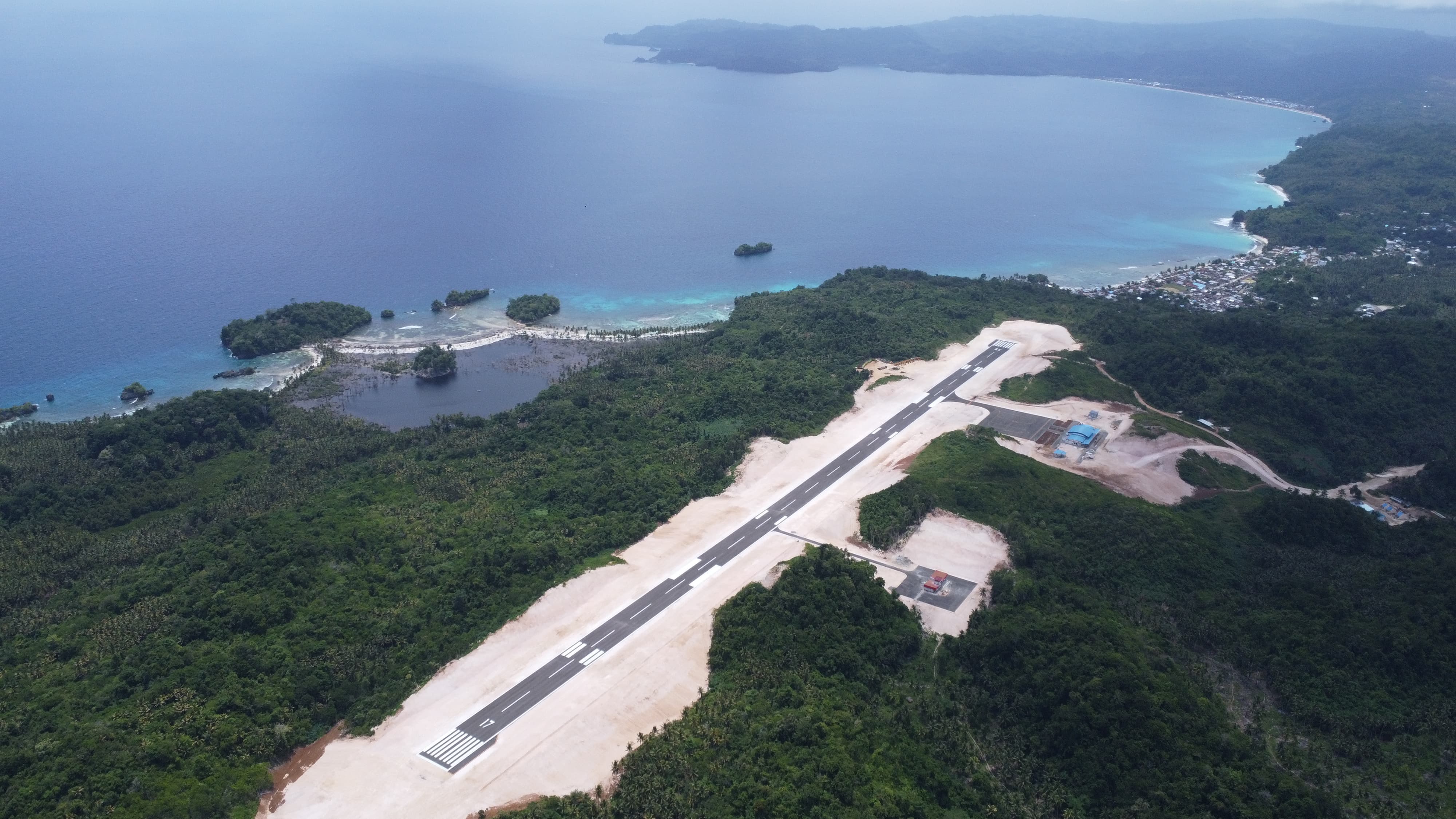 Foto Bandara Foto Bandar Udara Banggai Laut