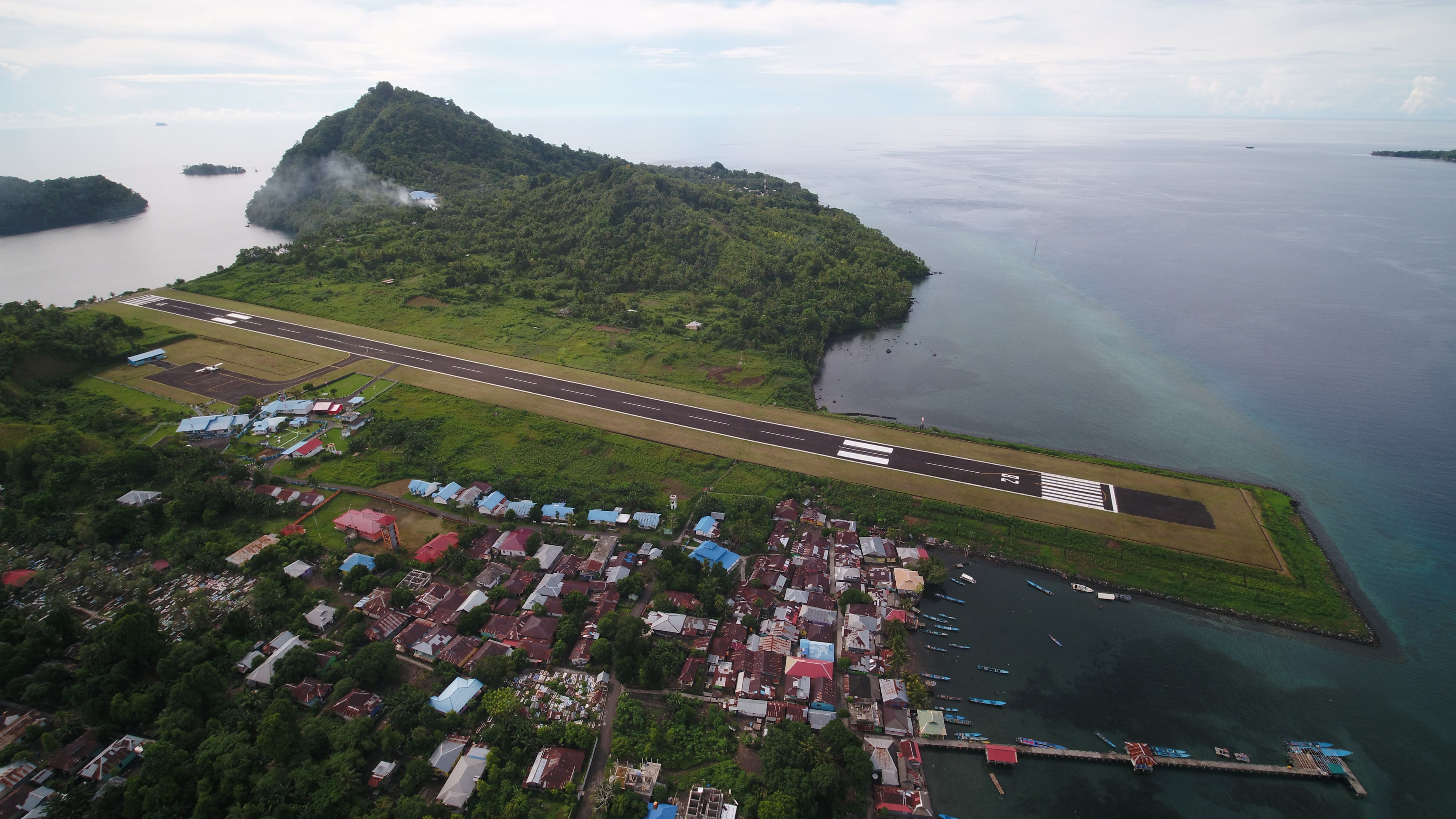 Foto Bandara TAMPAK KESELURUHAN BANDARA BANDANEIRA