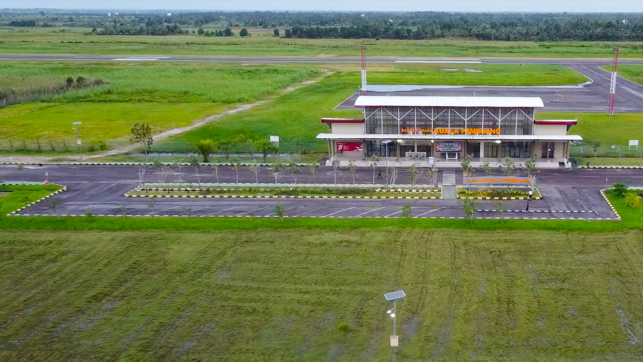 Foto Bandara Lansekap Sisi Darat