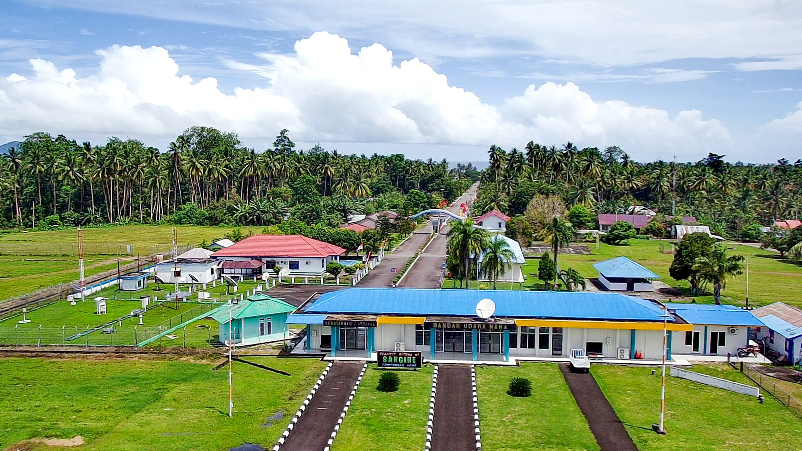 Foto Bandara Gedung Terminal Bandara Naha