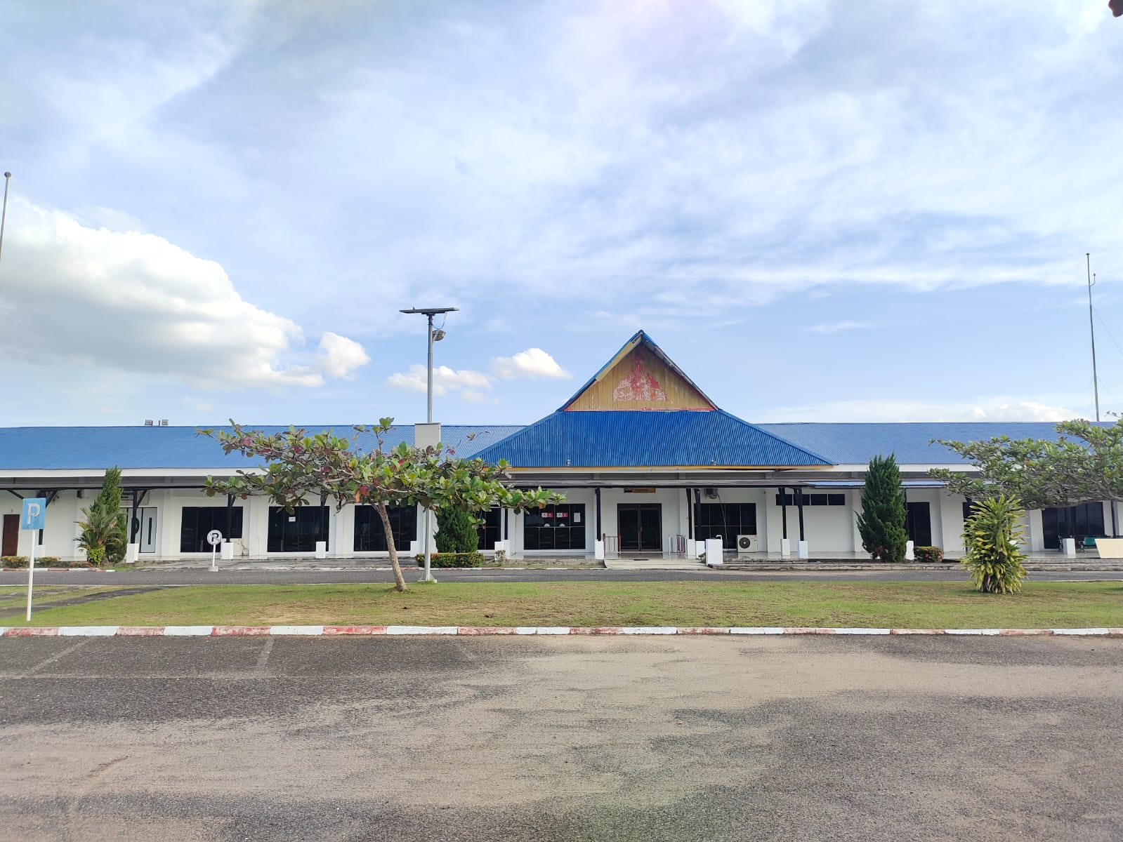 Foto Bandara Terminal (Tanpak Depan)