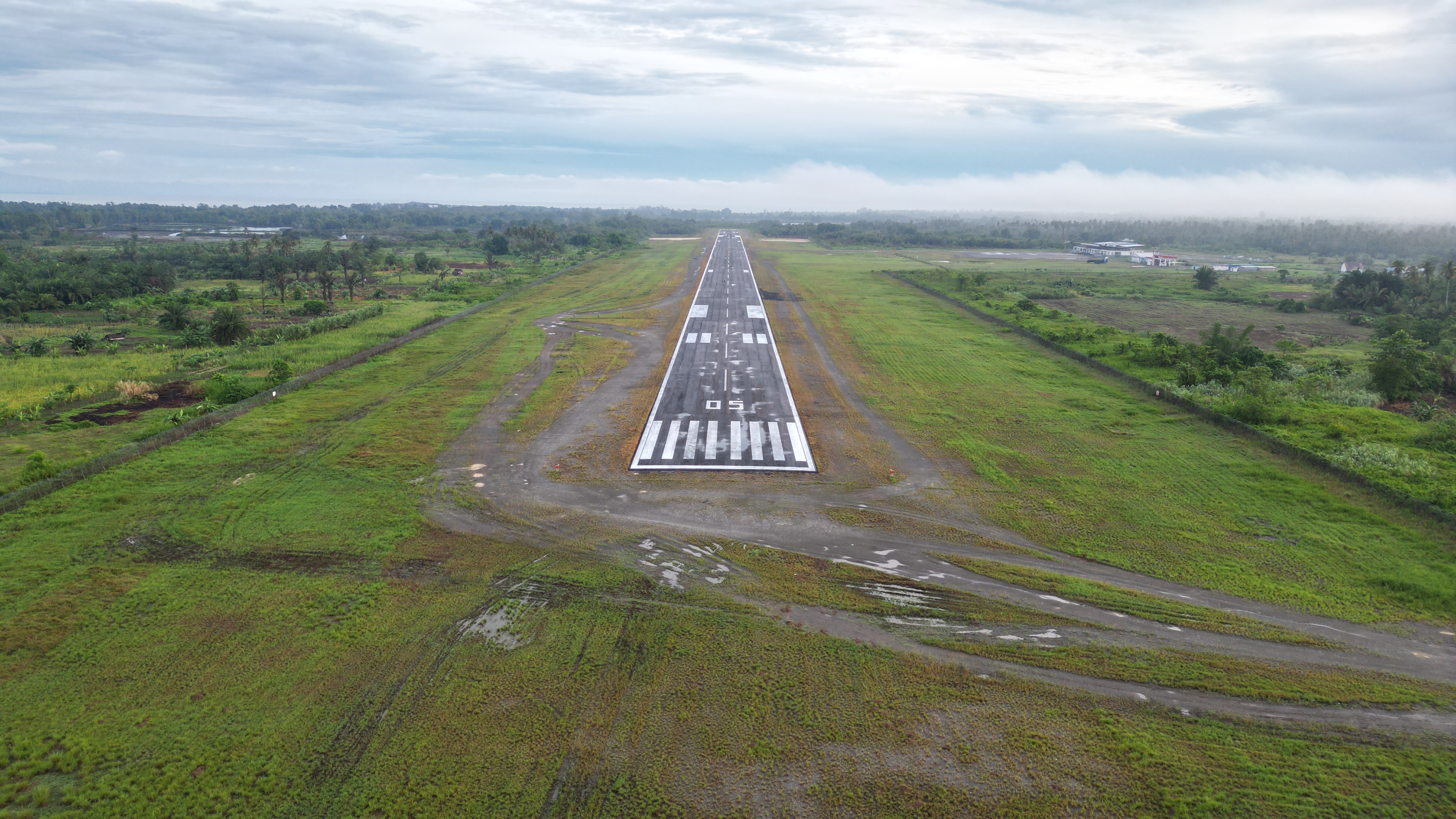 Foto Bandara Runway 05