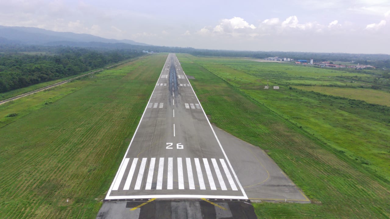 Foto Bandara RUNWAY BANDAR UDARA HALU OLEO KENDARI