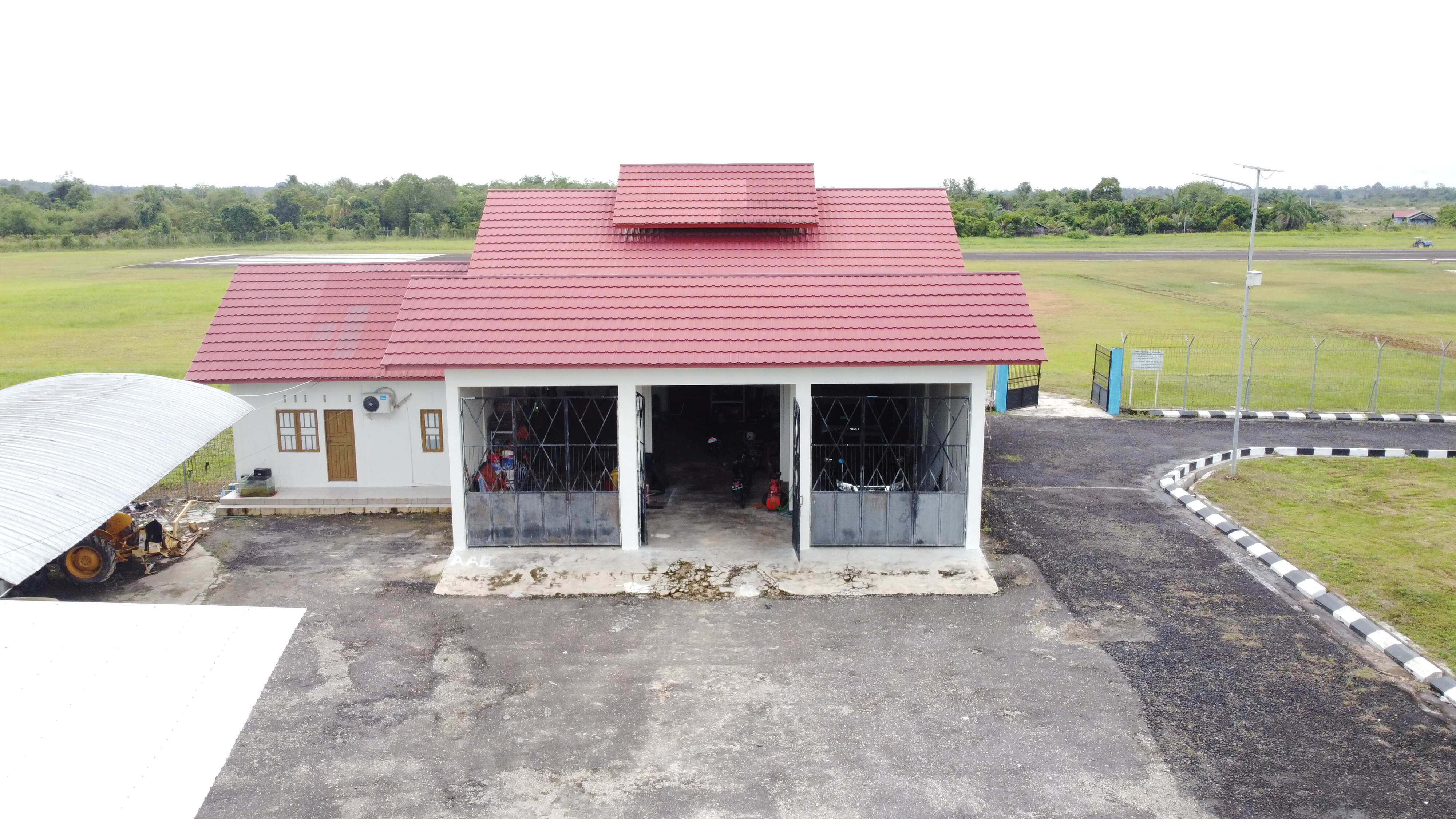 Foto Bandara 11. Gedung AAB