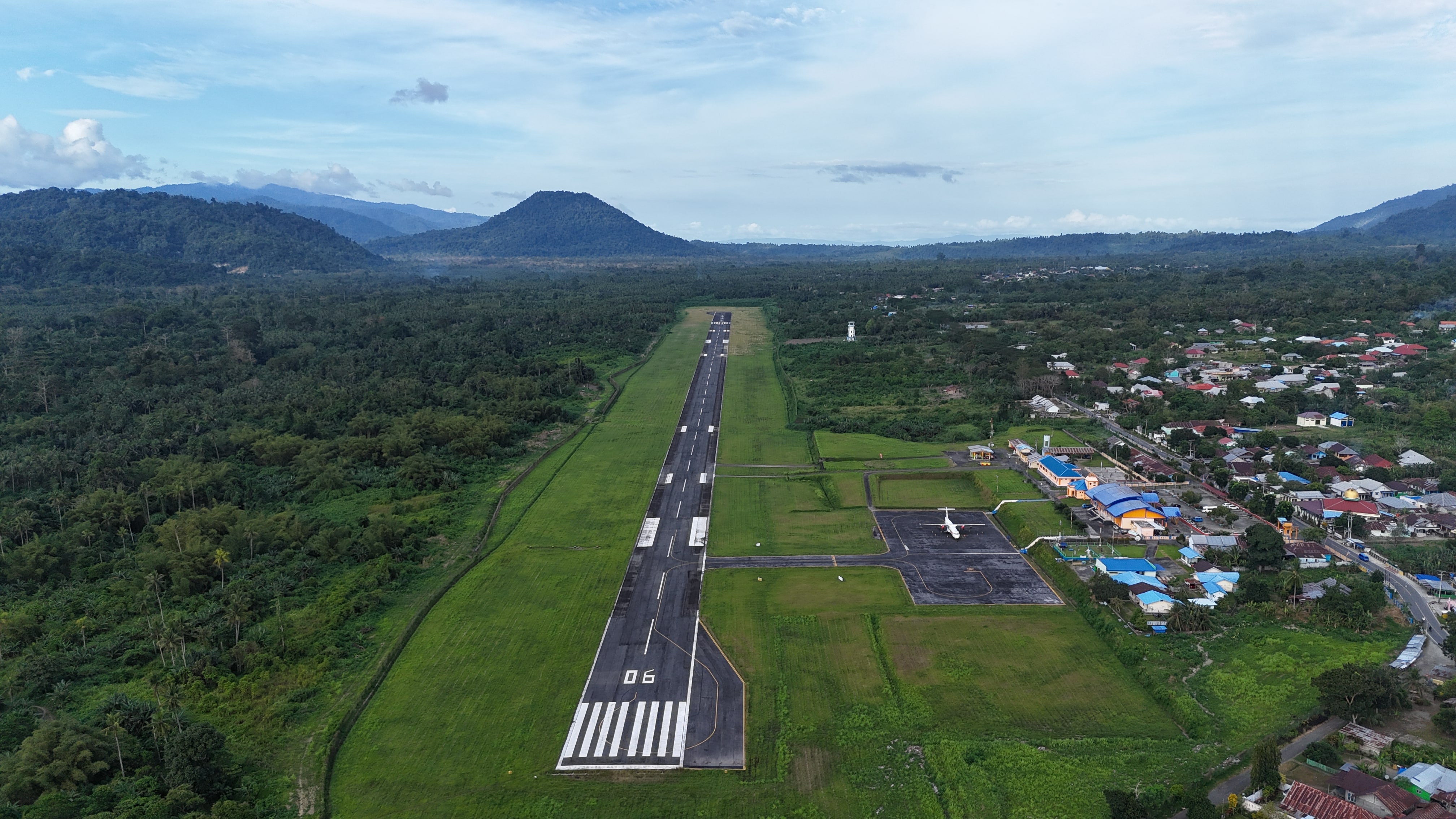 Foto Bandara Runway 06